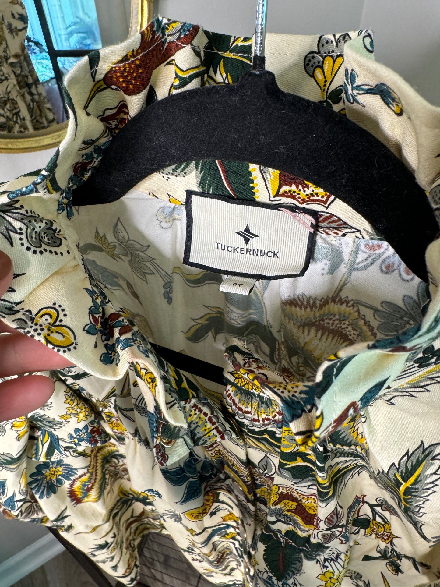 Tuckernuck Sharp Floral Winnie Blouse size M