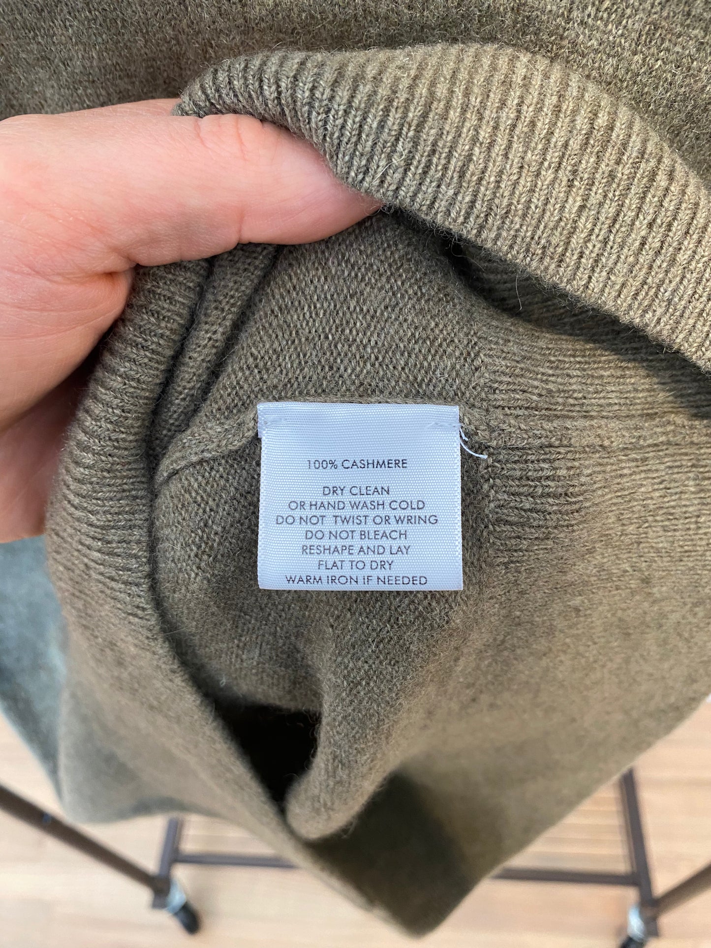 White and Warren Cashmere Tee size S