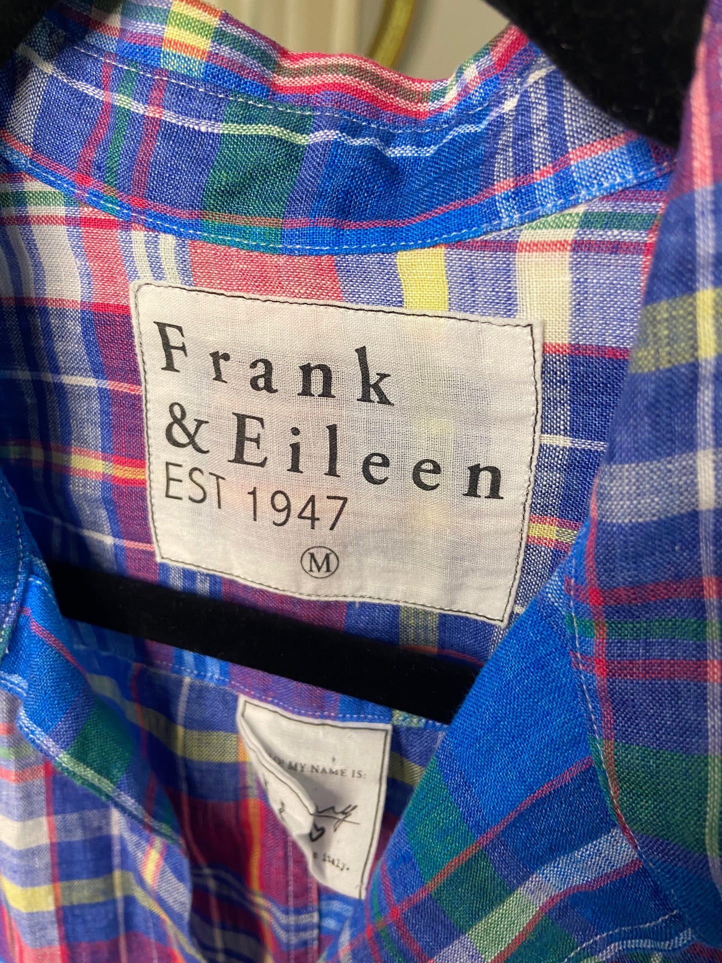 Frank and Eileen Barry Shirt size M