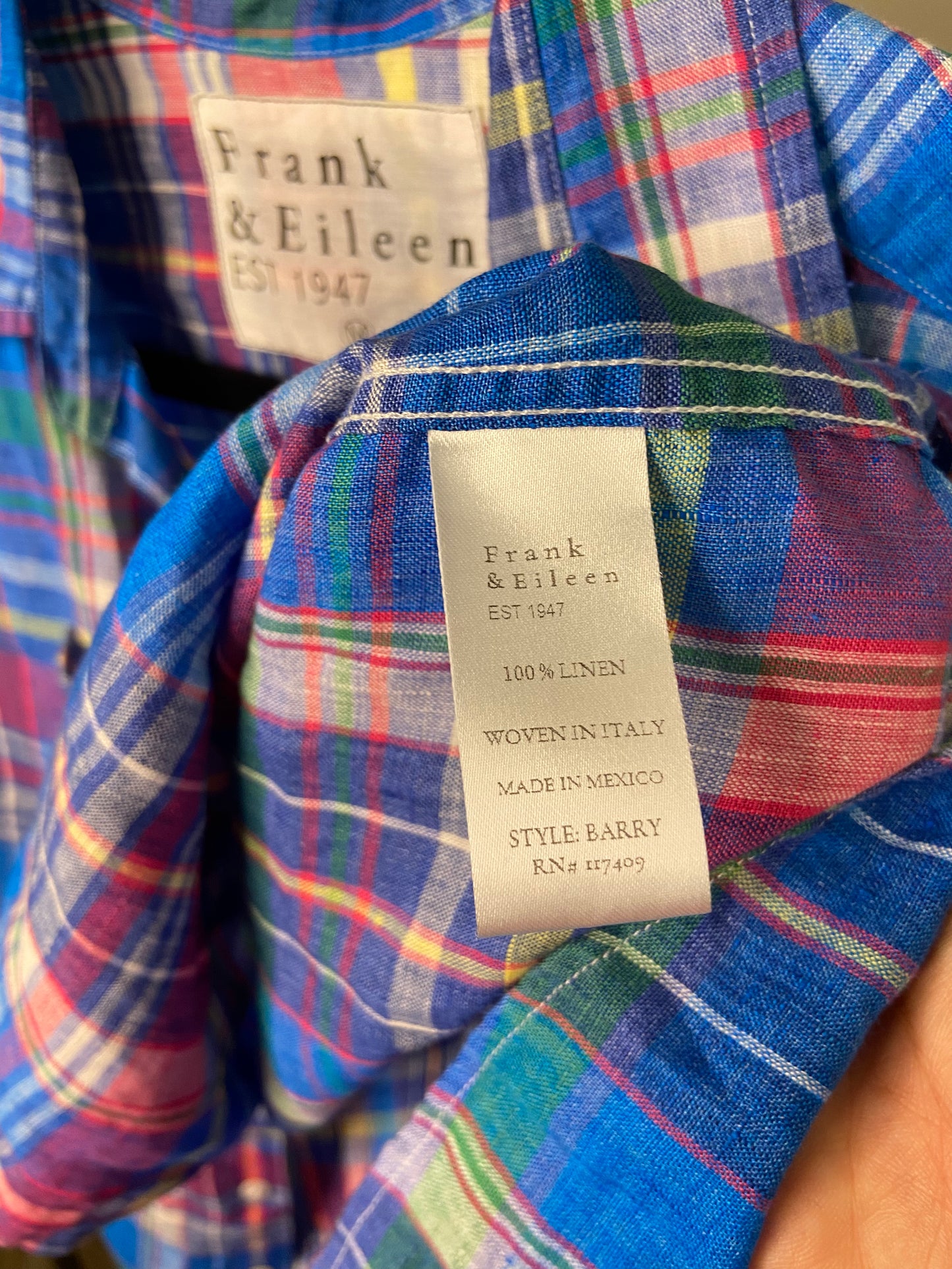 Frank and Eileen Barry Shirt size M