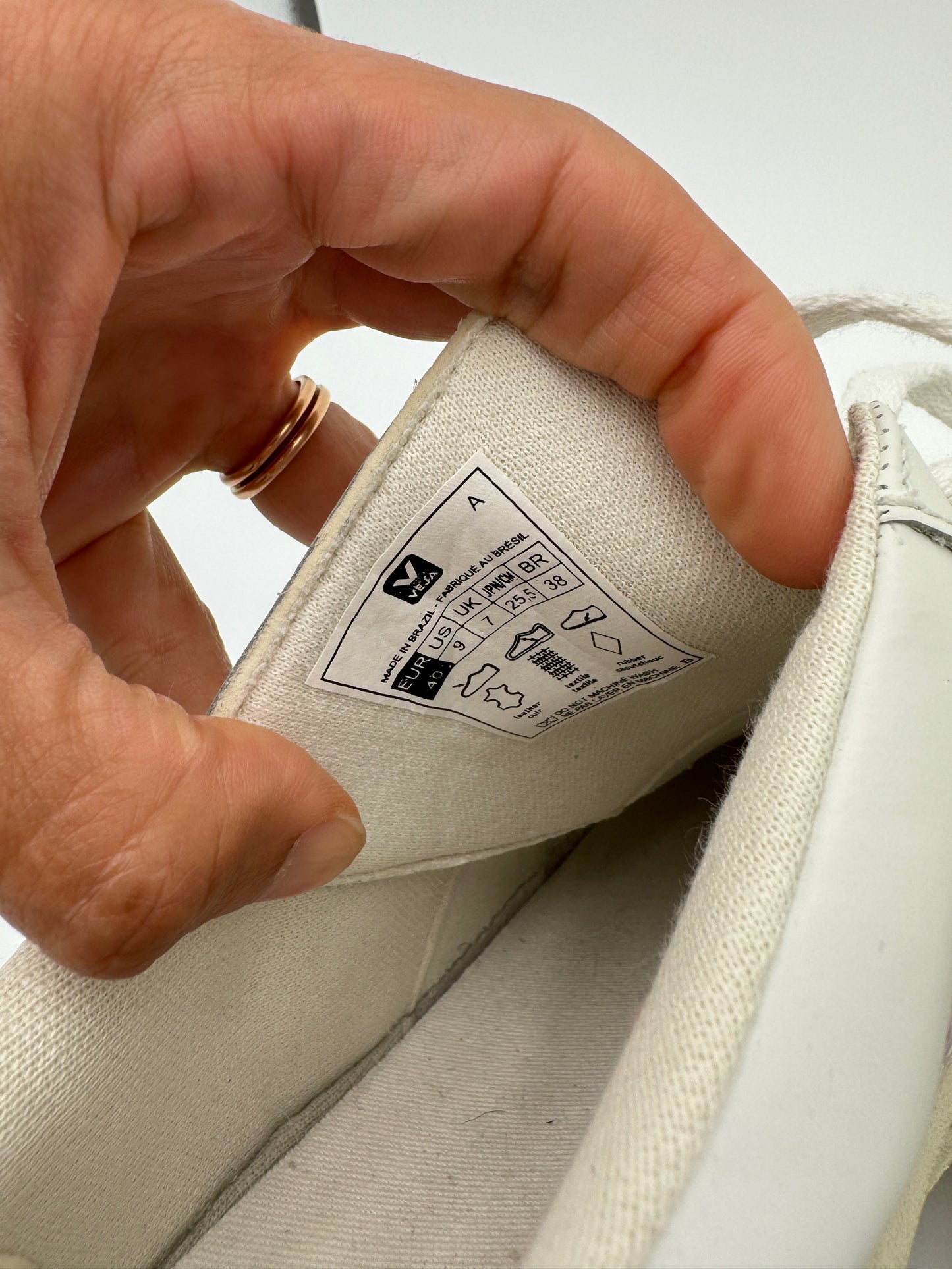 VEJA V12 Sneakers size 9/40