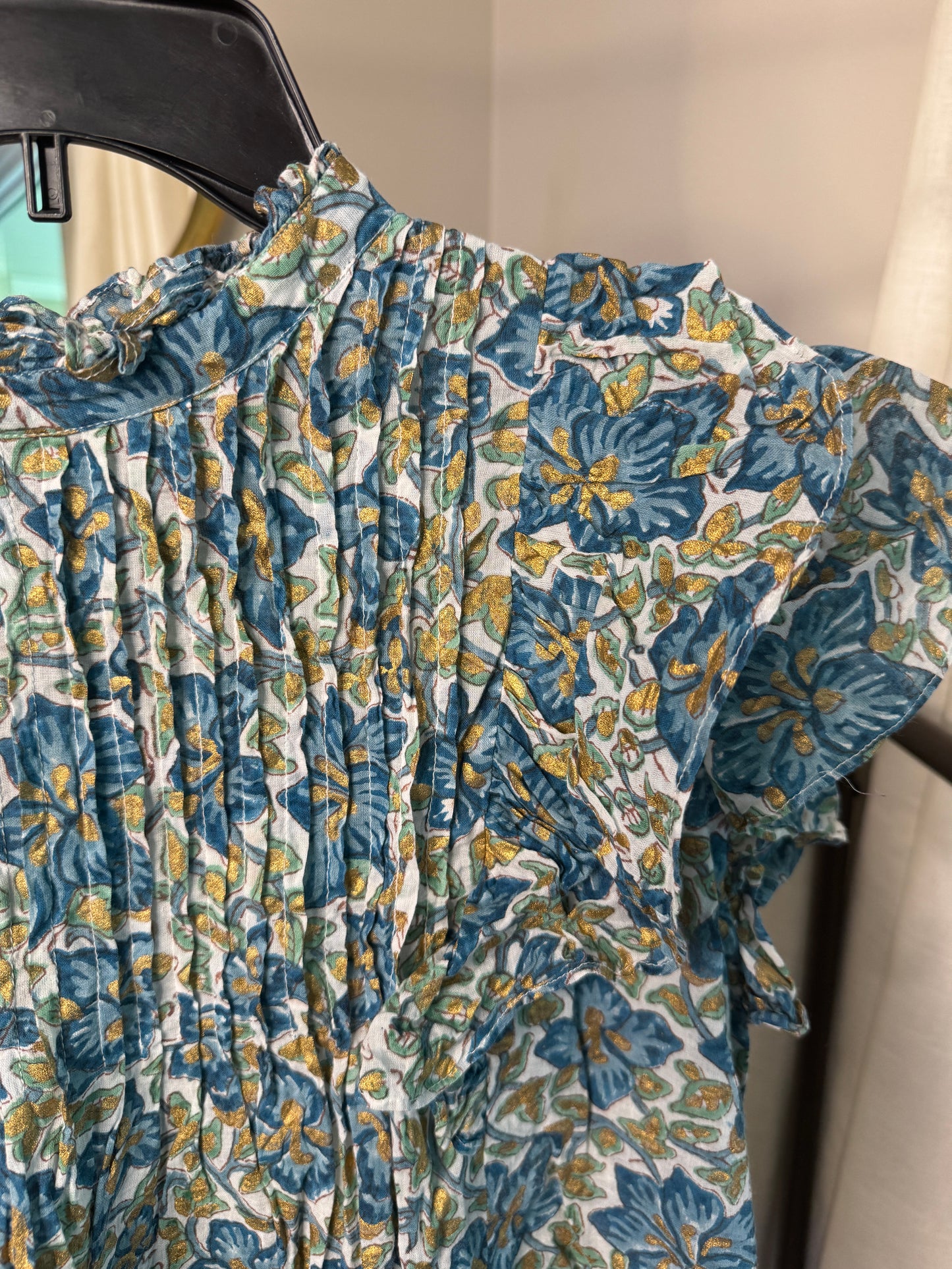 Oliphant Pintuck Ruffle Top size M