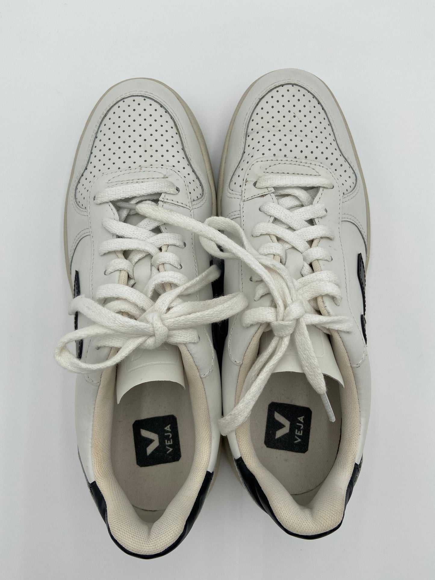 Veja V-10 Sneakers size 40