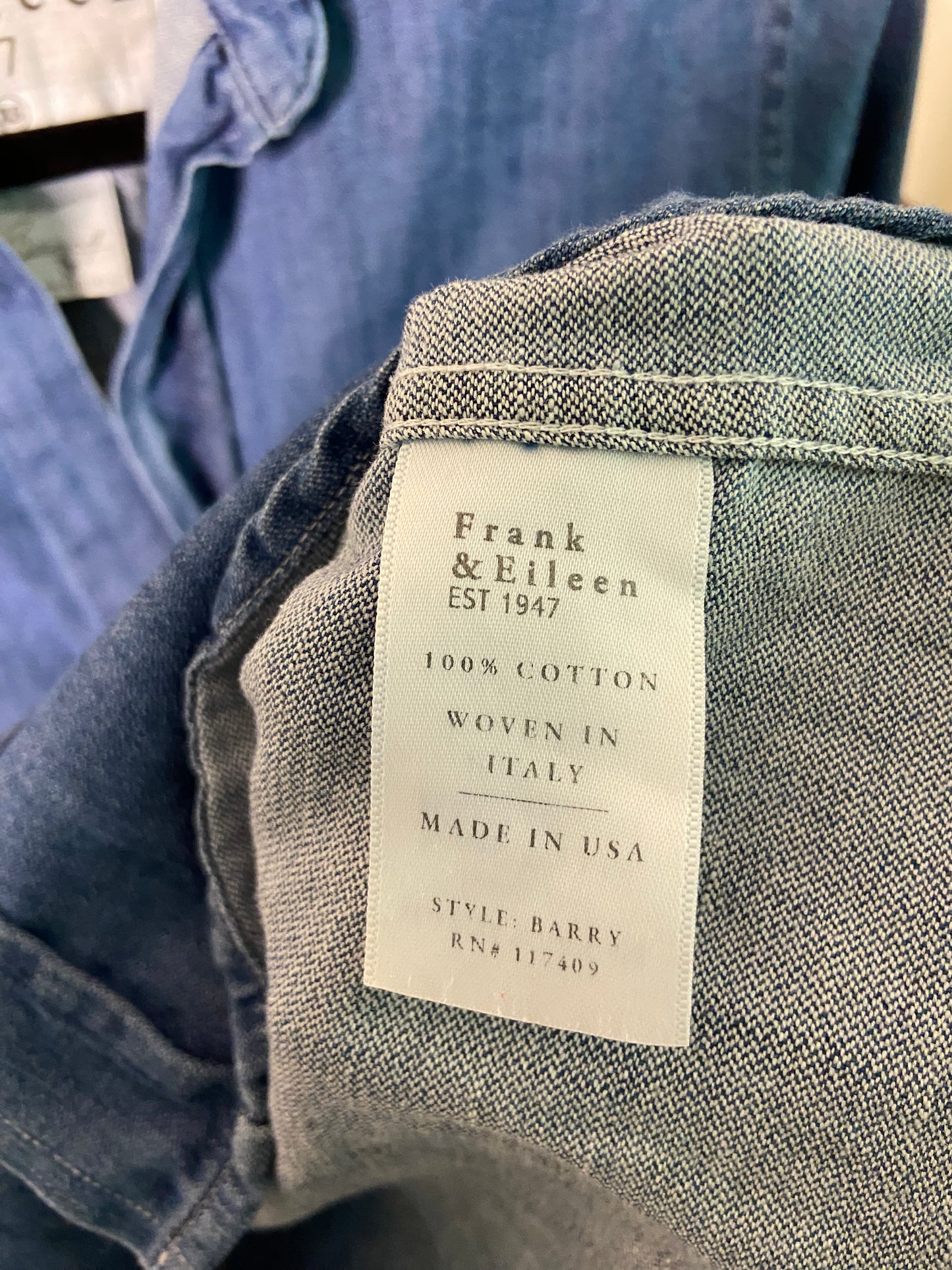 Frank and Eileen Barry Denim Button Down Shirt size XS