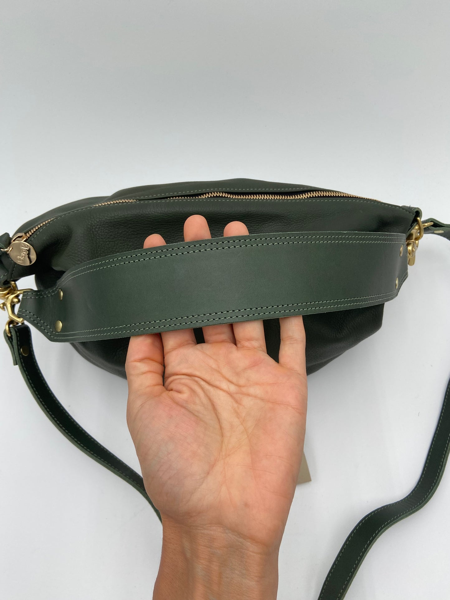 Clare V Moyen Messenger Olive Green