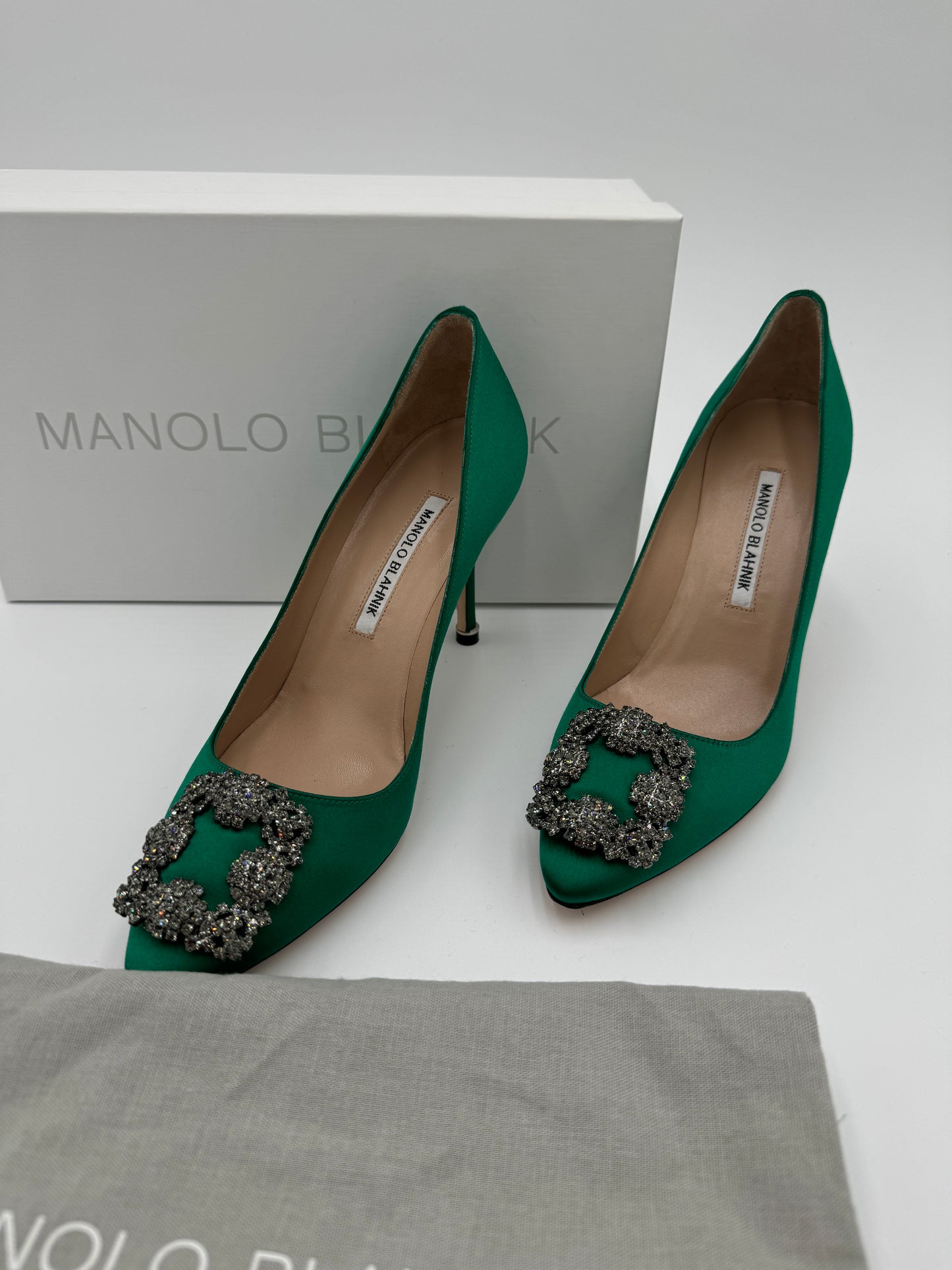 MANOLO BLAHNIK Green Satin Hangisi Pointed Toe Pumps 90mm size 37.5