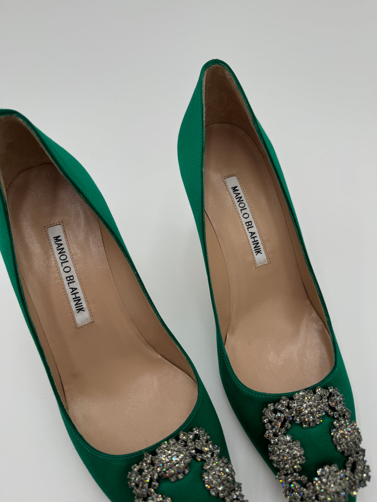 MANOLO BLAHNIK Green Satin Hangisi Pointed Toe Pumps 90mm size 37.5