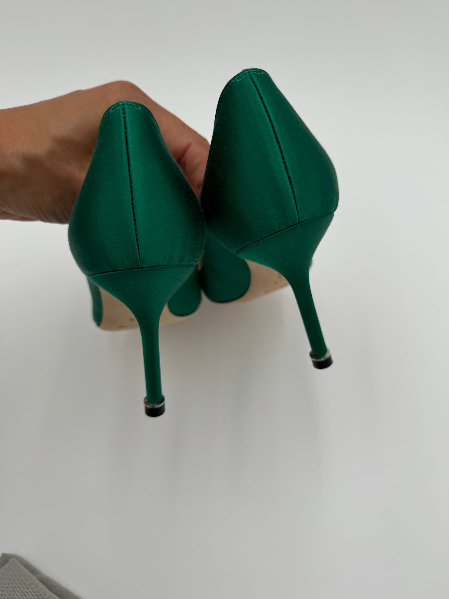 MANOLO BLAHNIK Green Satin Hangisi Pointed Toe Pumps 90mm size 37.5