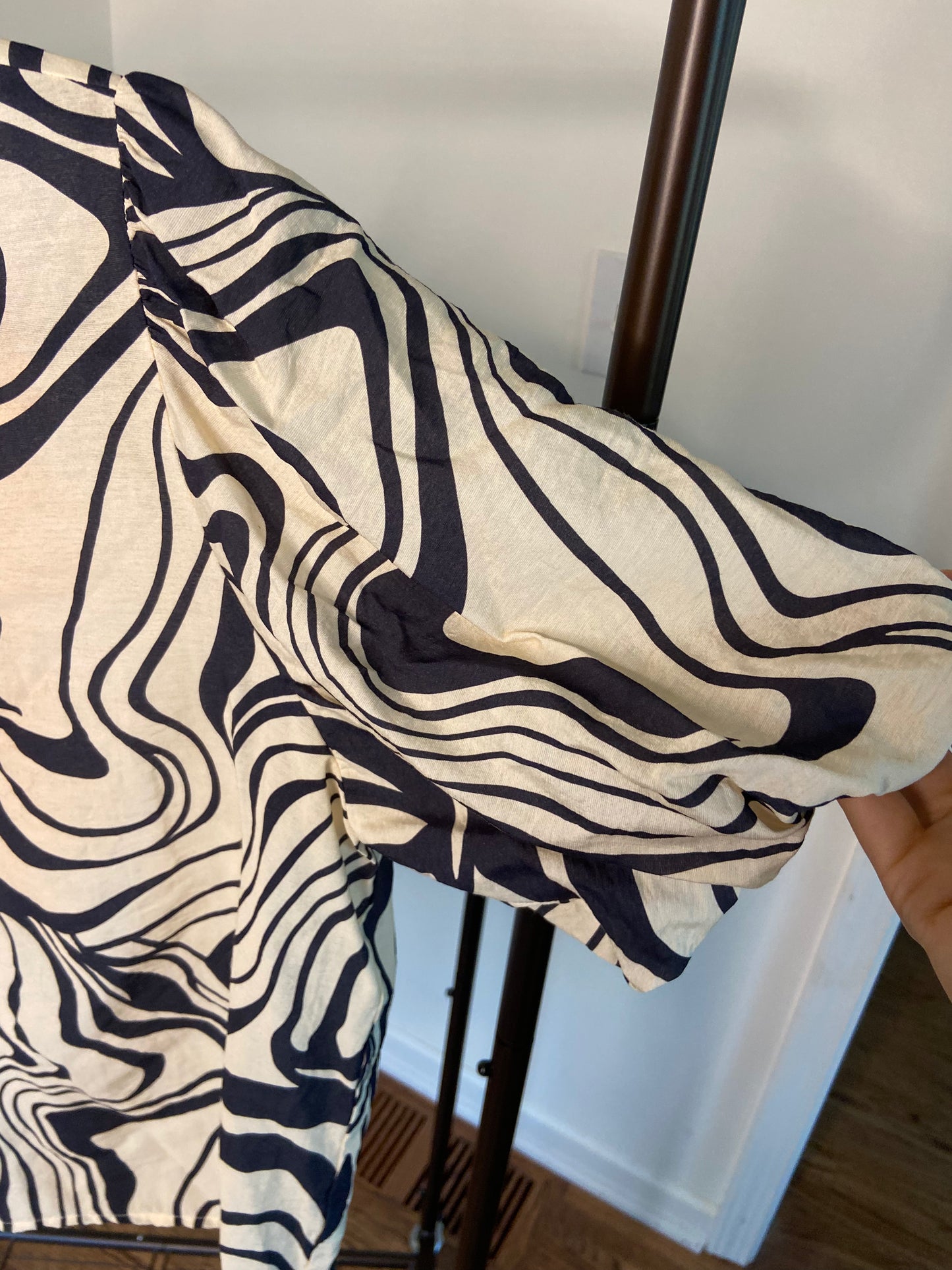 THML Cream Black Geometric Swirl Top size L