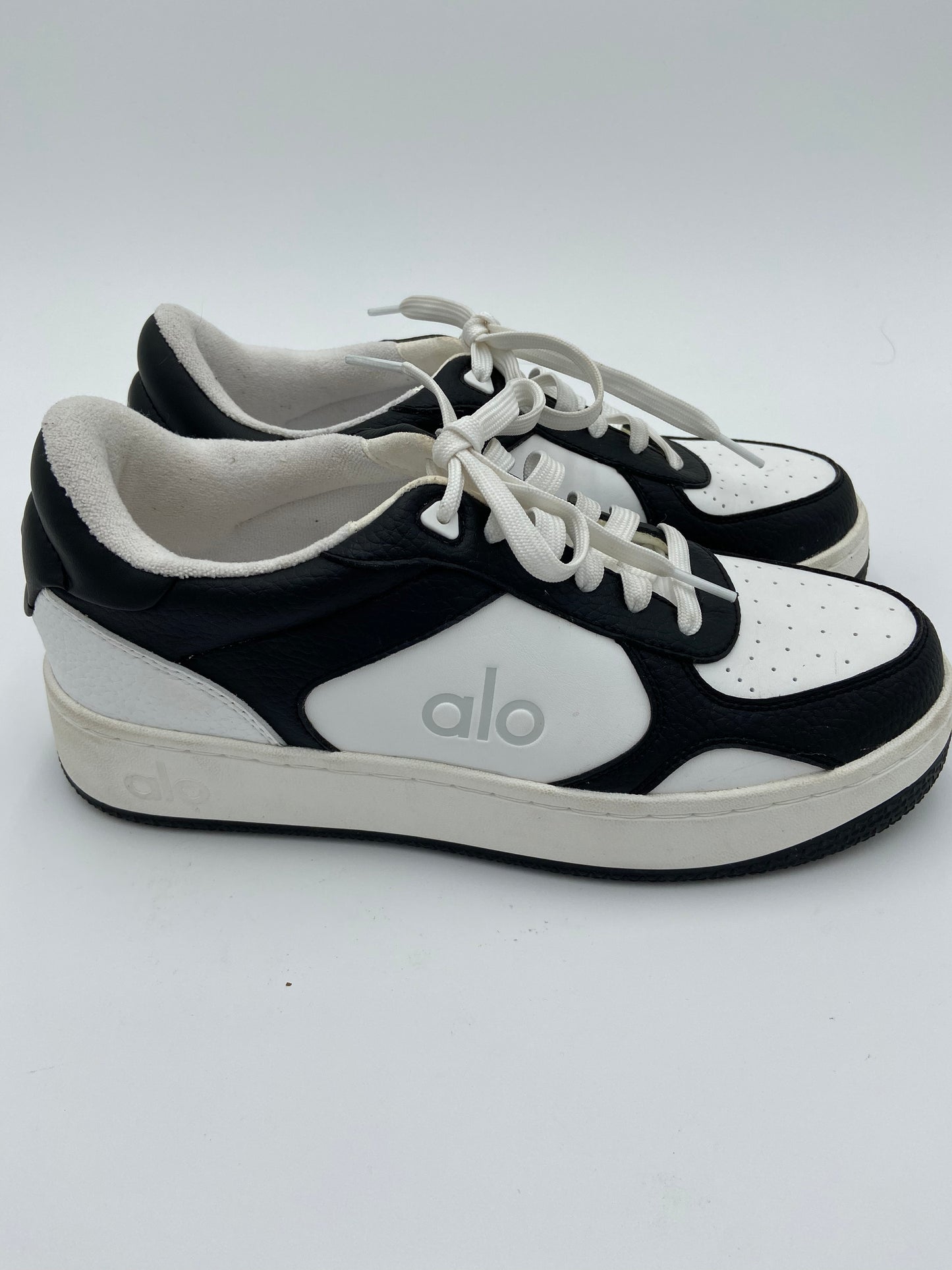 Alo Yoga Recovery Mode Sneakers size 8.5