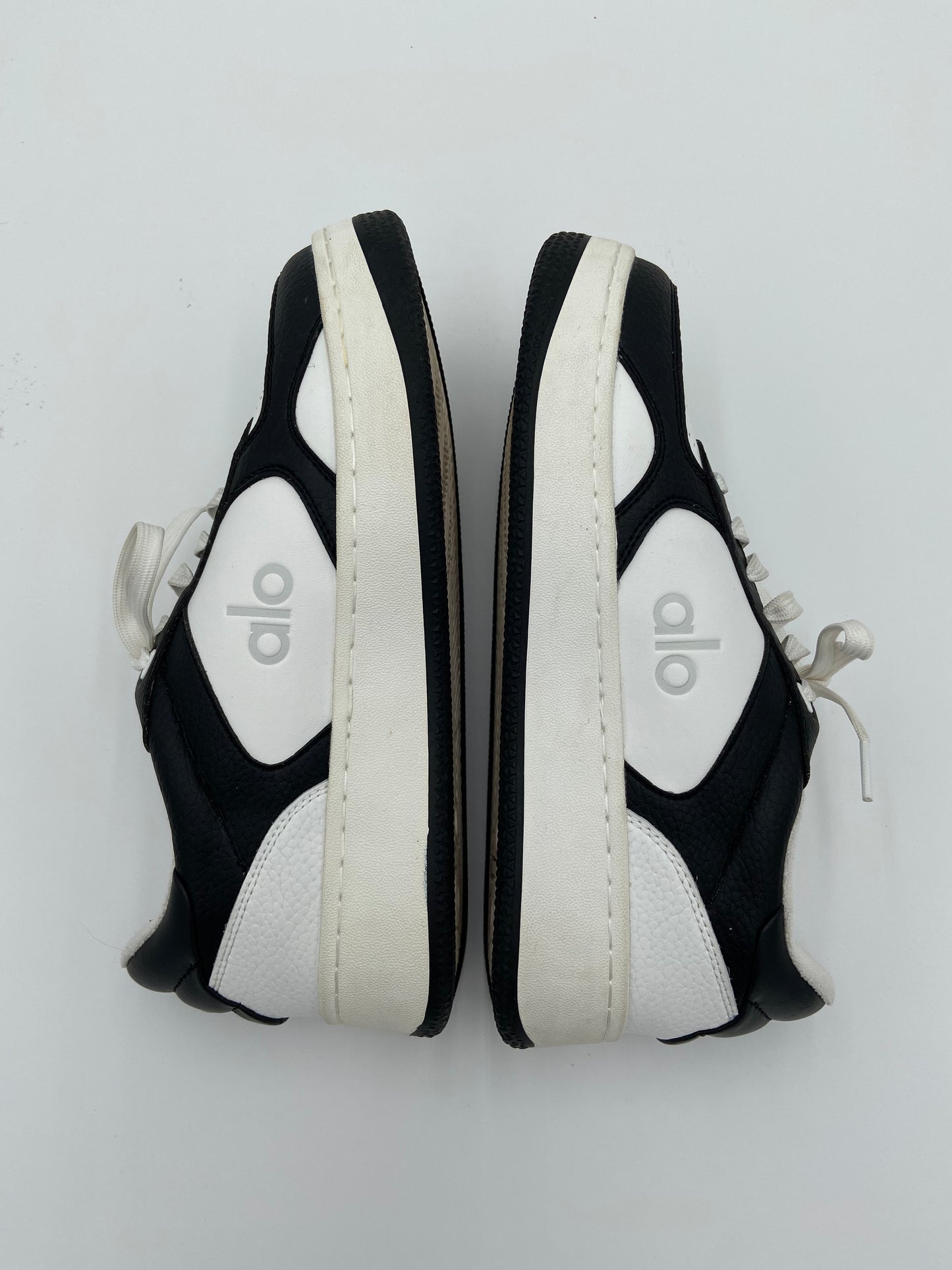 Alo Yoga Recovery Mode Sneakers size 8.5