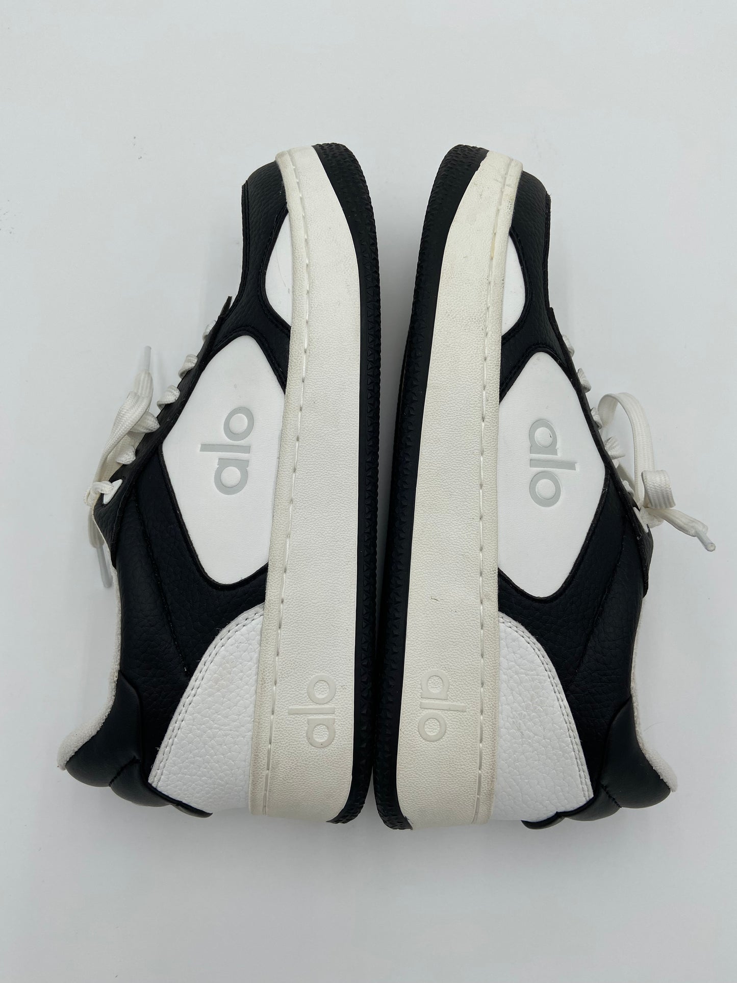 Alo Yoga Recovery Mode Sneakers size 8.5