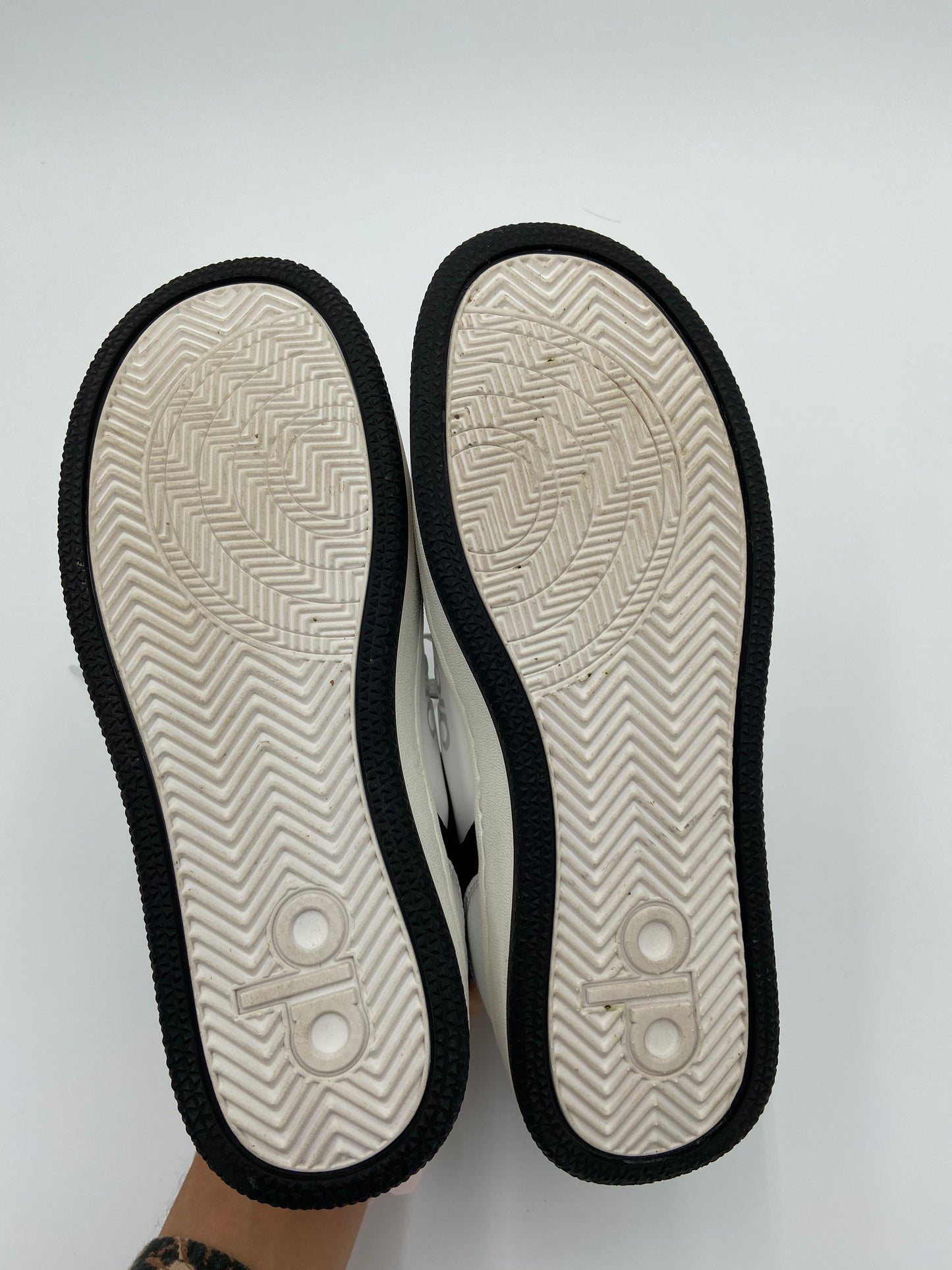 Alo Yoga Recovery Mode Sneakers size 8.5