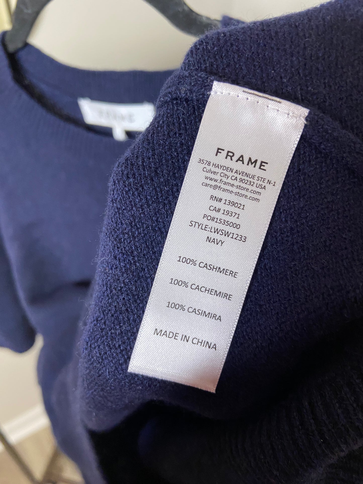 Frame Ruched Sleeve Cashmere Top Navy Blue size M