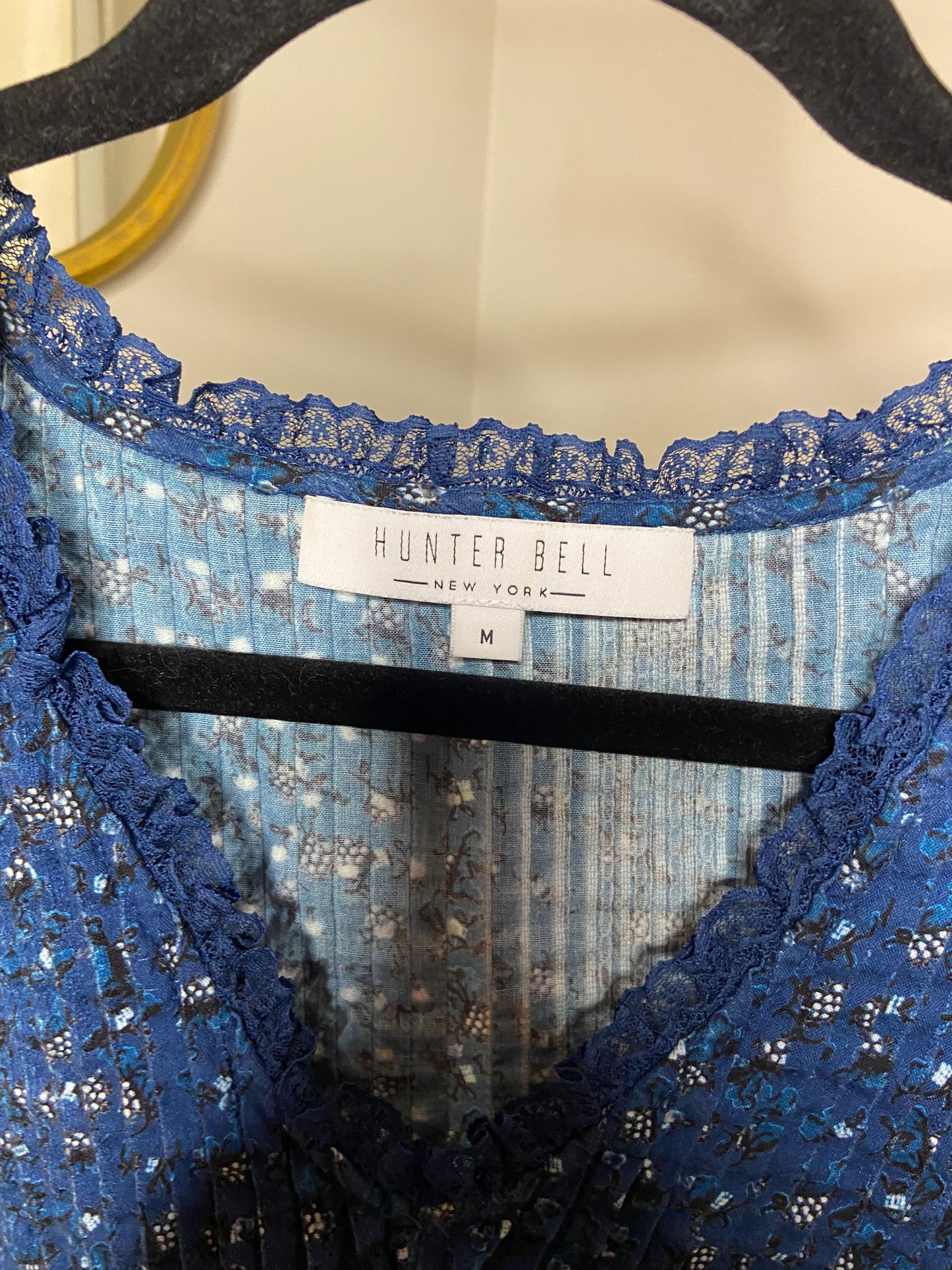 Hunter Bell Mia Puff-Sleeve Lace-Trim Printed Top size M
