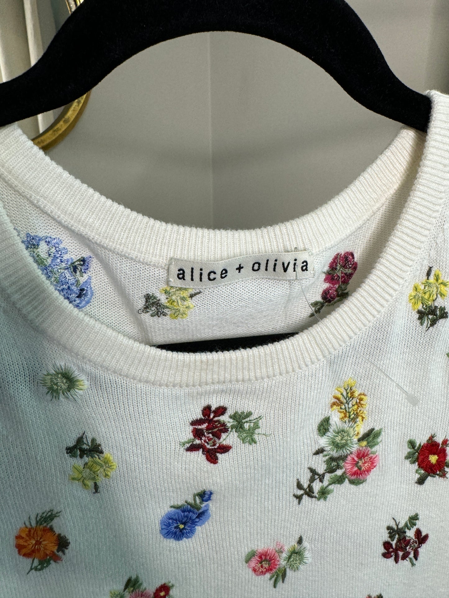 Alice and Olivia Risa Embroidered Puff Sleeve Sweater Top size S