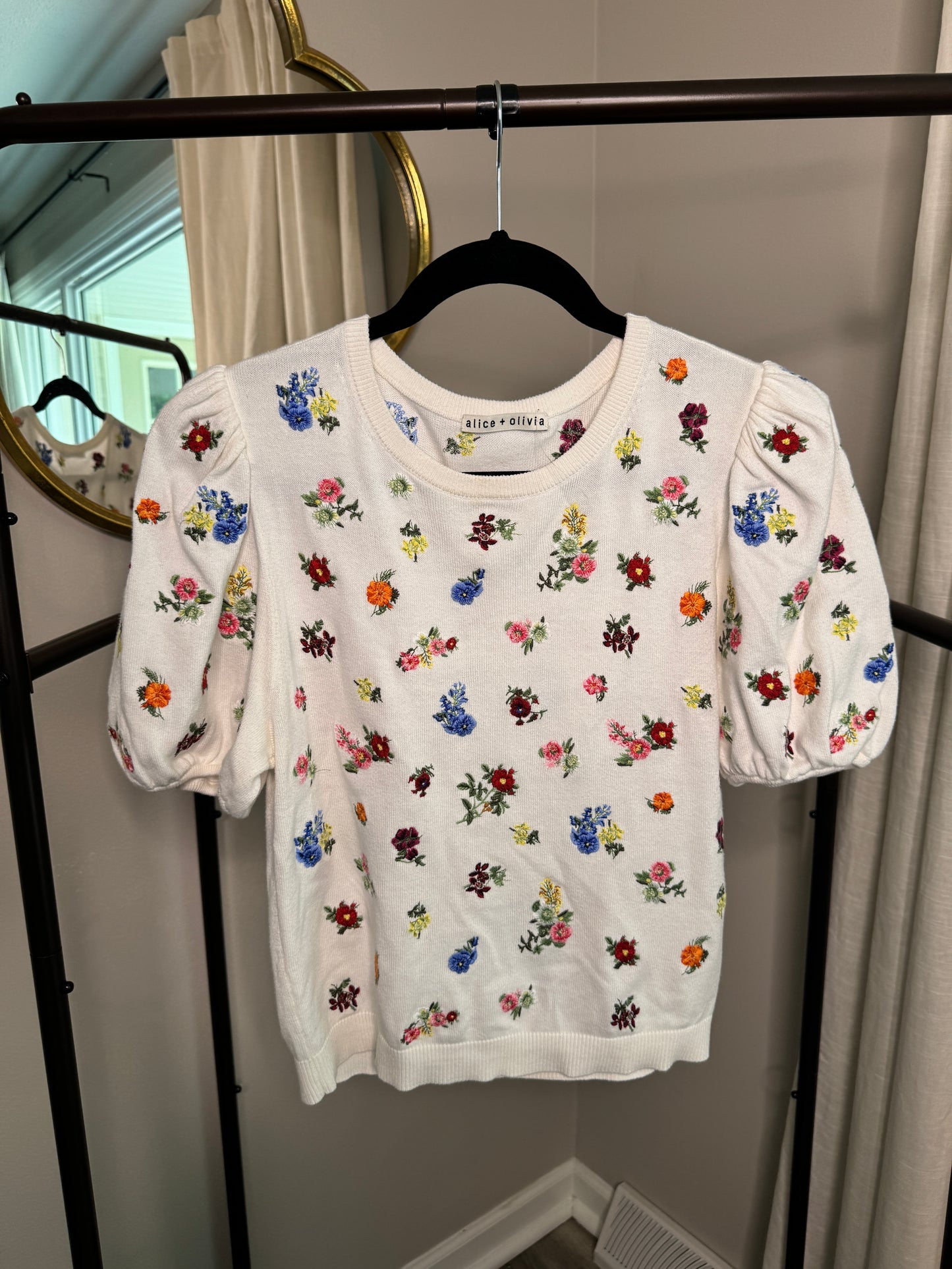 Alice and Olivia Risa Embroidered Puff Sleeve Sweater Top size S