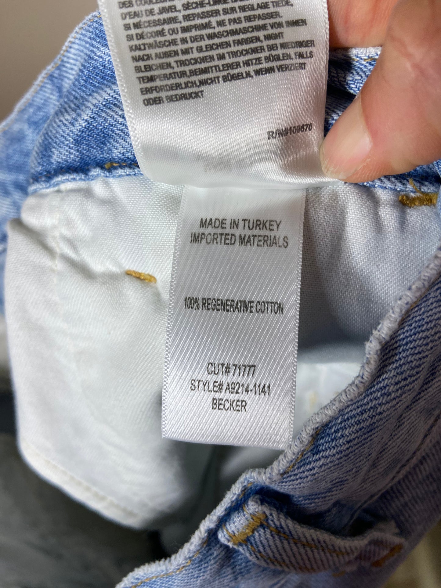 Agolde Becker Shorts in Rotate size 27