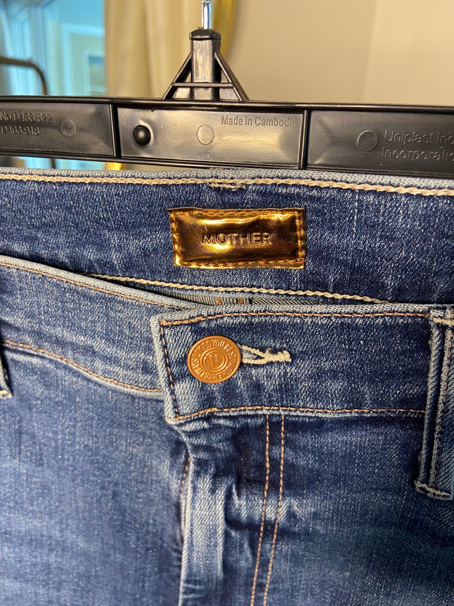 Mother The Weekender Fray Jeans size 31