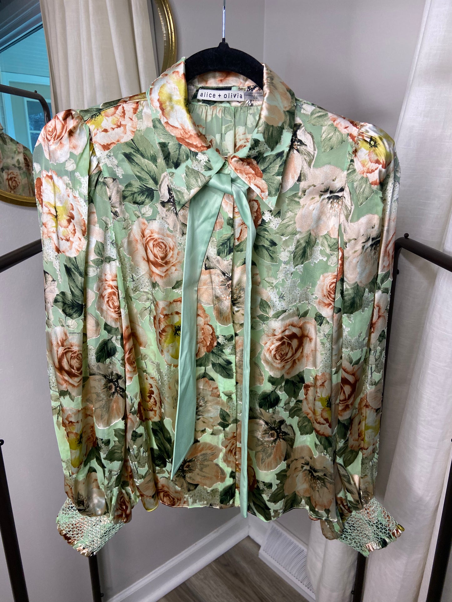 Alice and Olivia Bentley Tie Neck Blouse Top size M