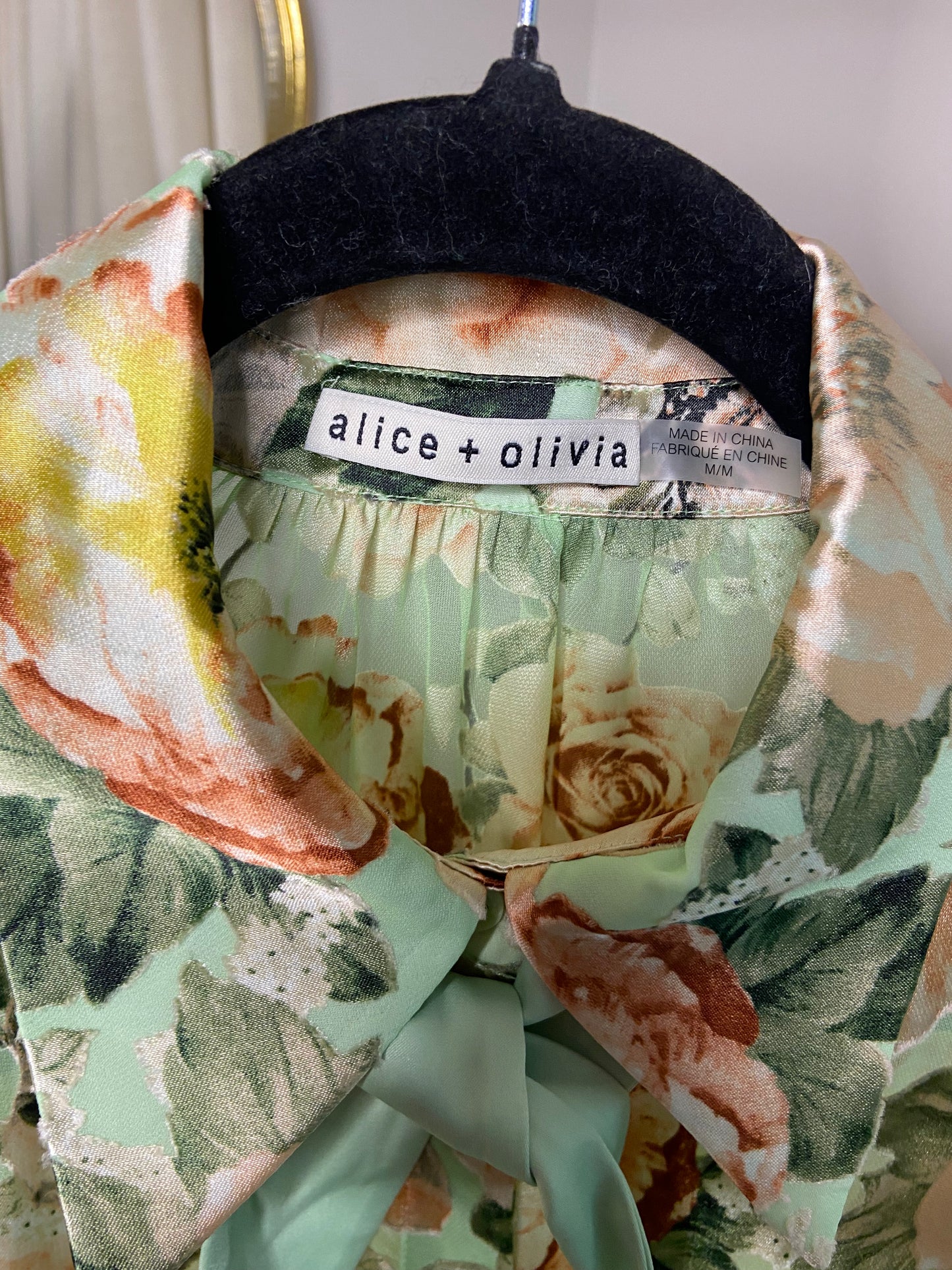 Alice and Olivia Bentley Tie Neck Blouse Top size M