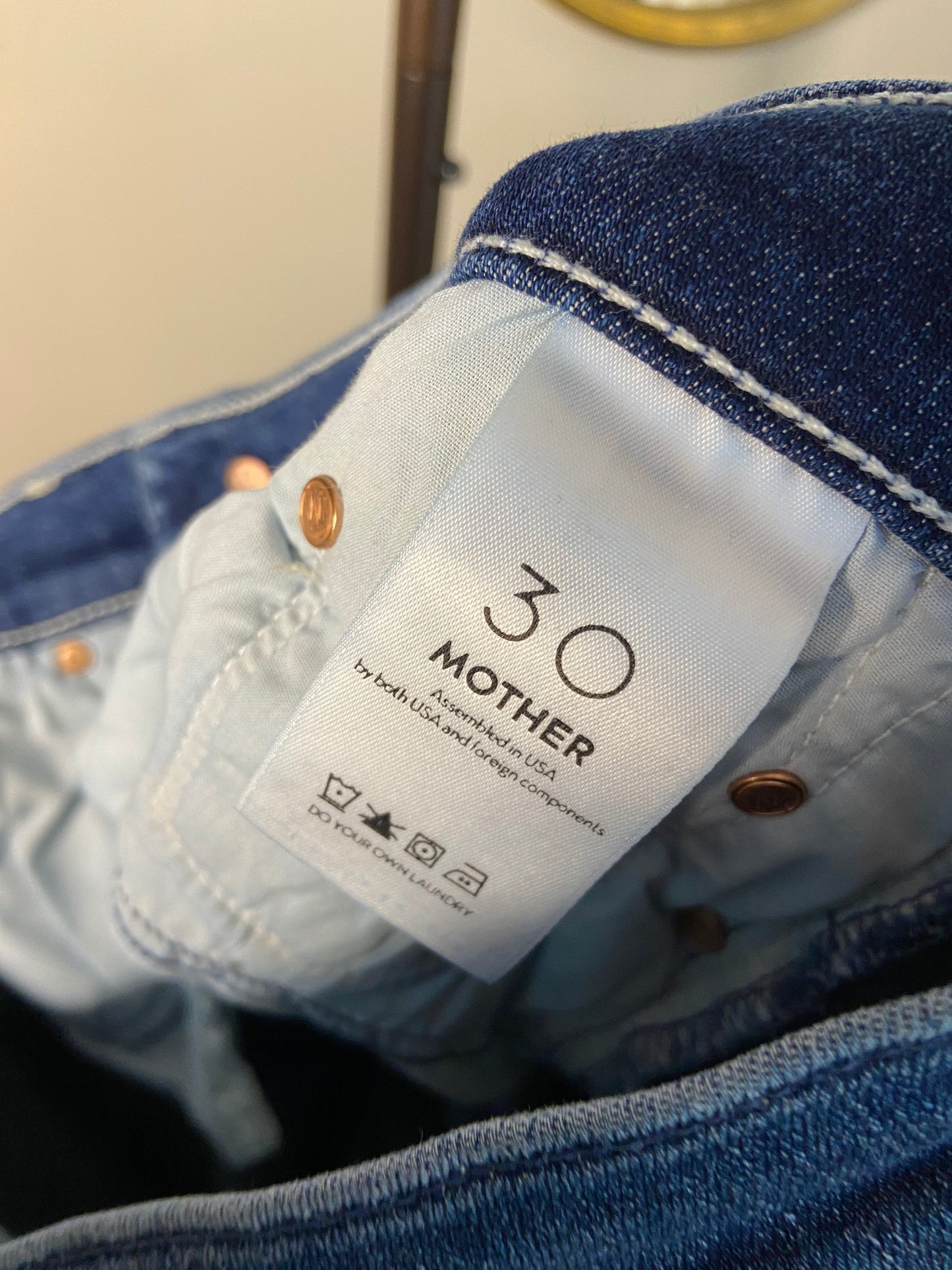 Mother The Weekender Fray Jeans size 30