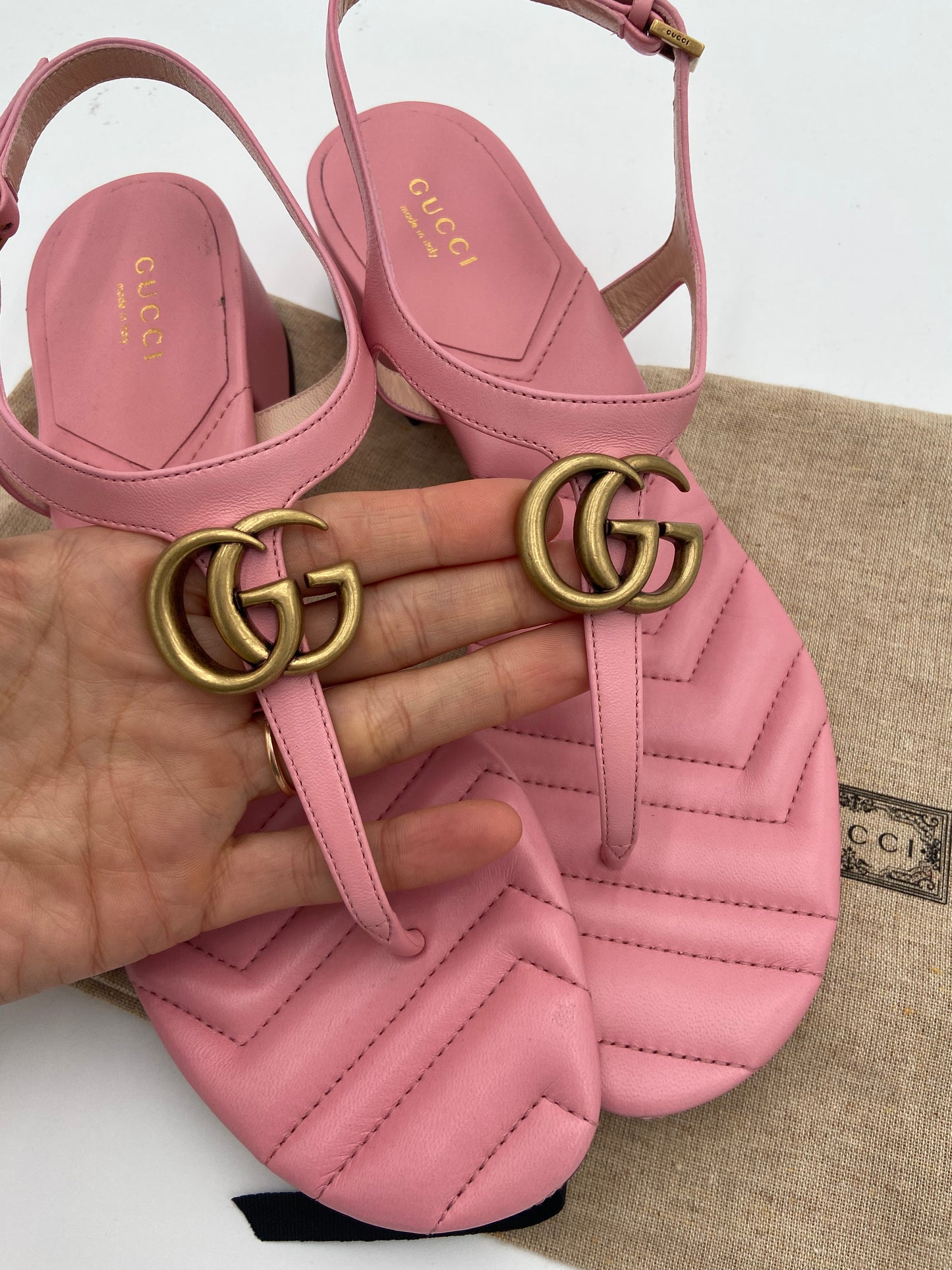 Gucci GG Marmont Pink Leather Thong Sandals size 39.5