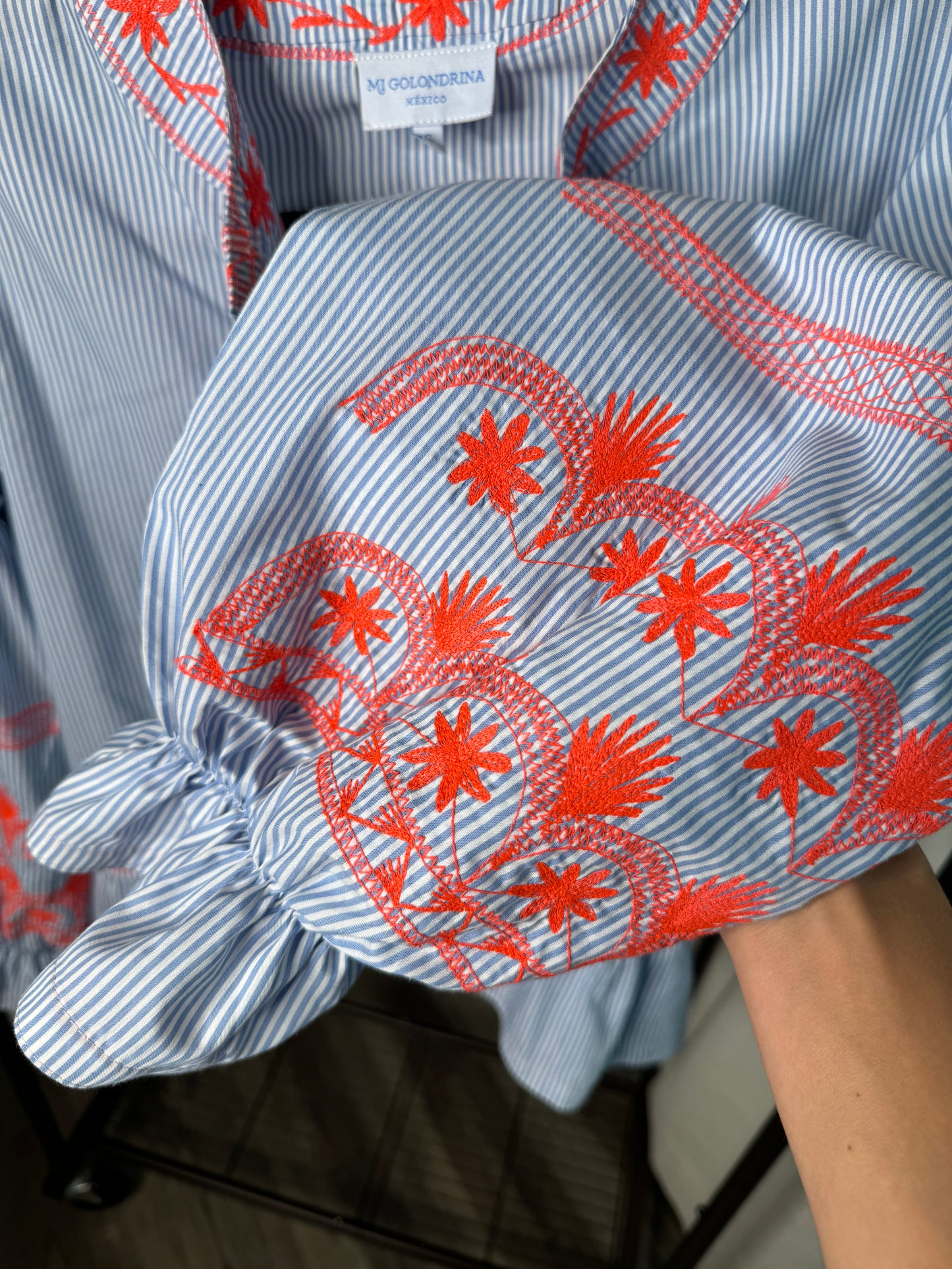 Mi Golondrina Embroidered Blouse size S