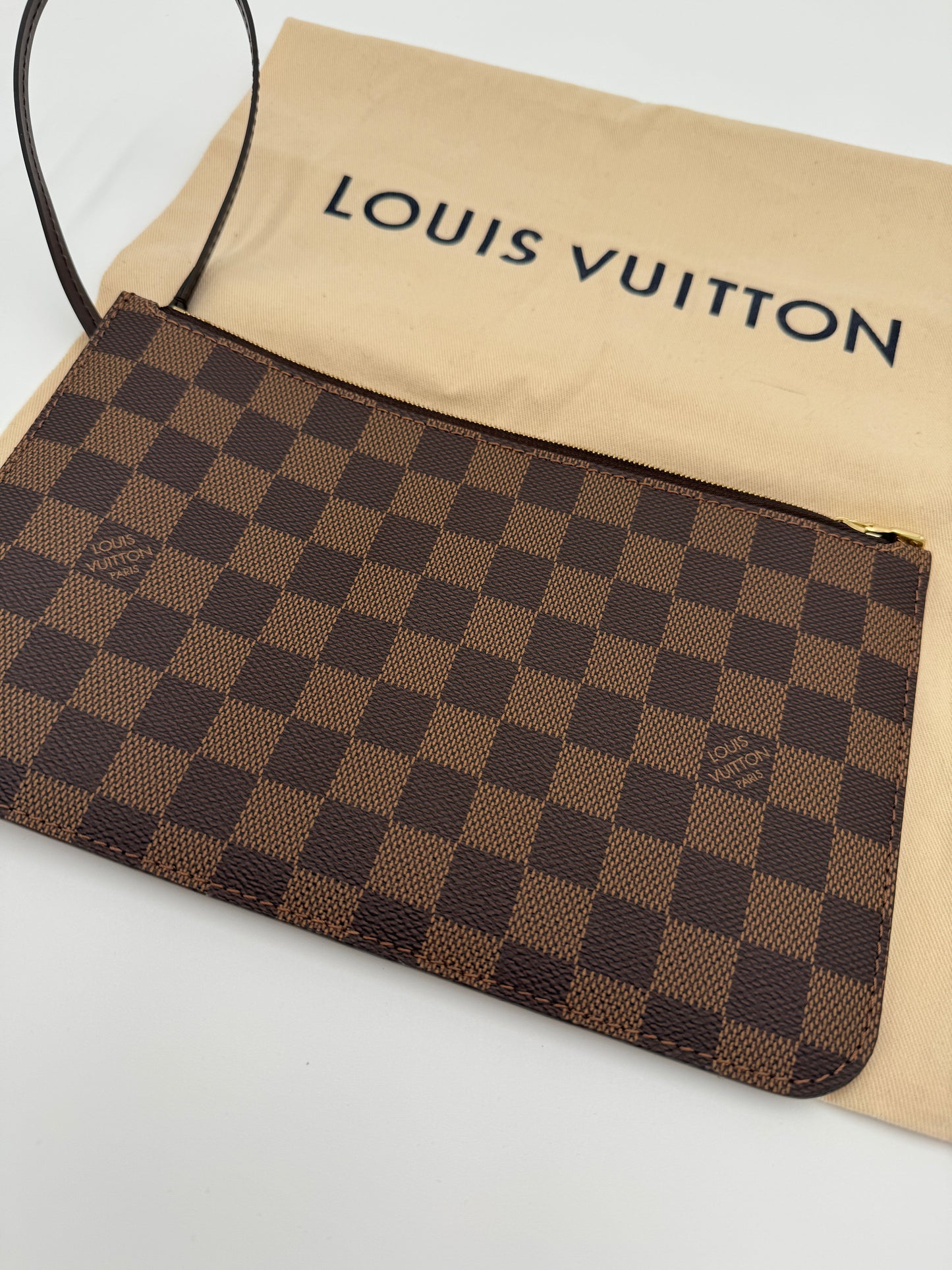 Louis Vuitton Damier Ebene Neverfull Pochette