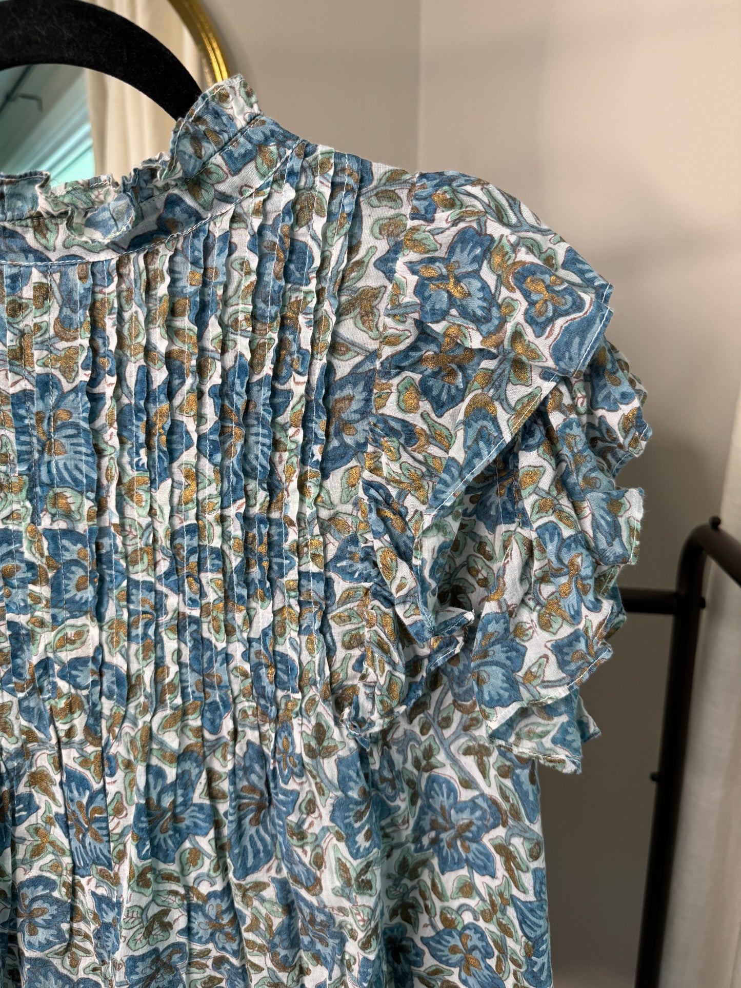 Oliphant Pintuck Ruffle Top size L