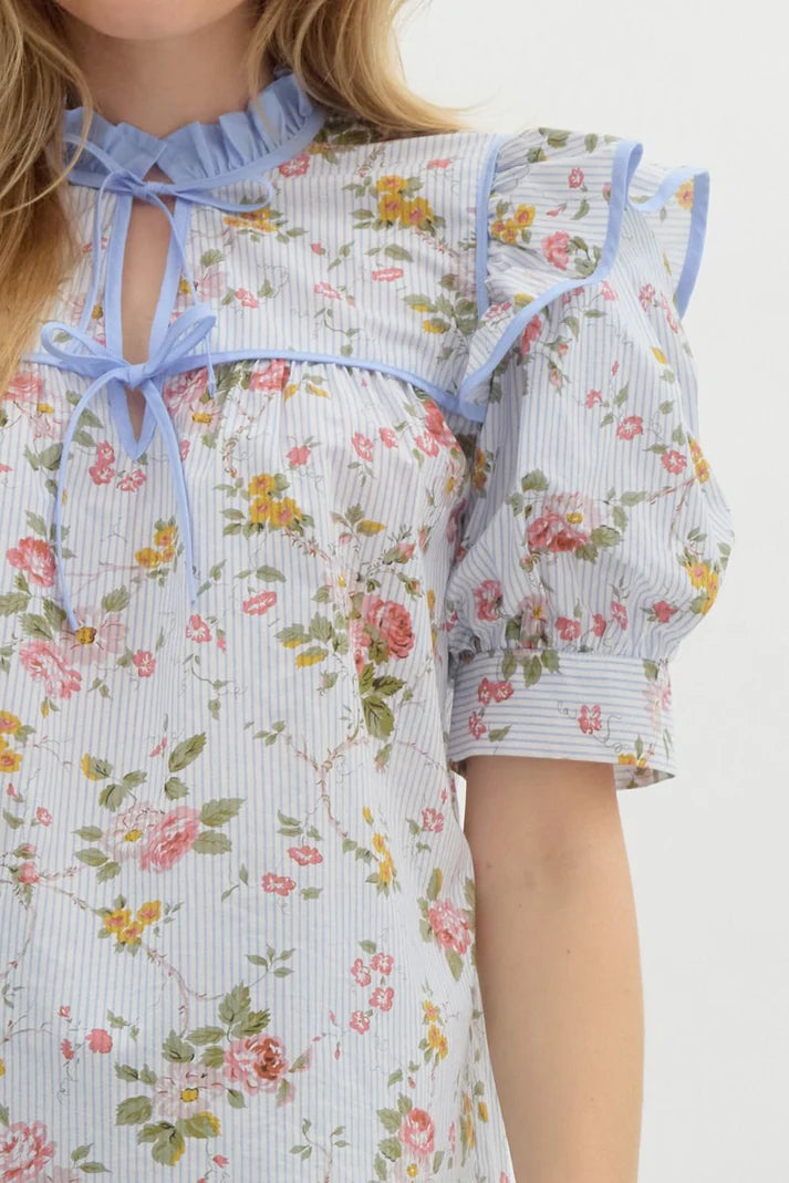 Entro Blue Piff Ruffled Short Sleeve Floral Top size S
