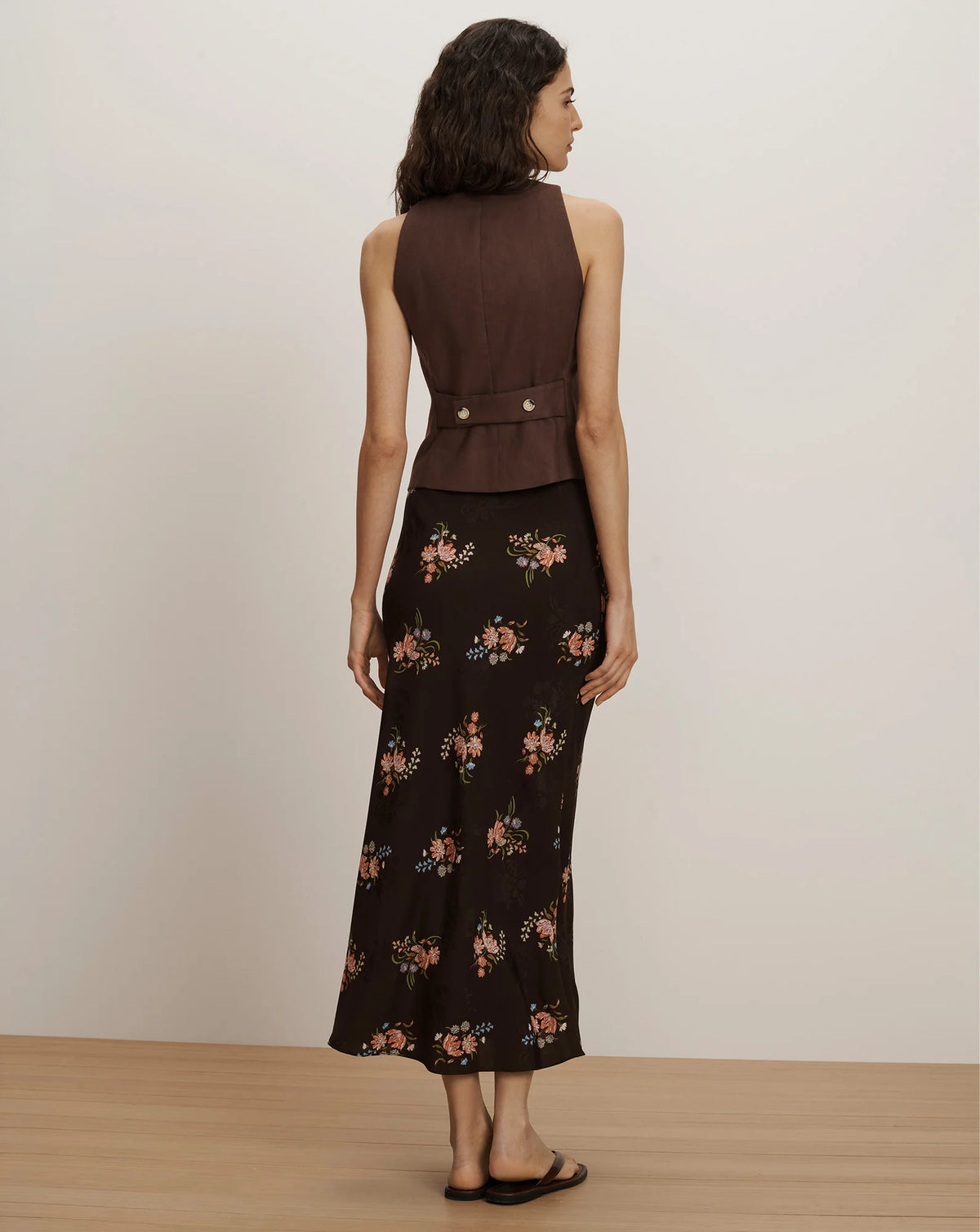 Veronica Beard Heartwell Tailored Vest in Dark Mocha size 4