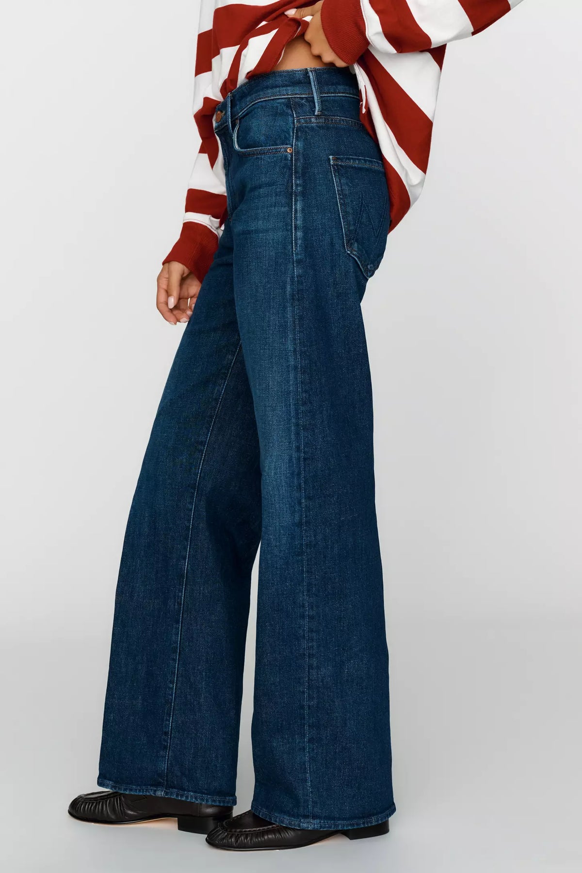 Mother The Mid Rise Lasso Sneak Jeans in That Belongs in a Museum Wash size 27