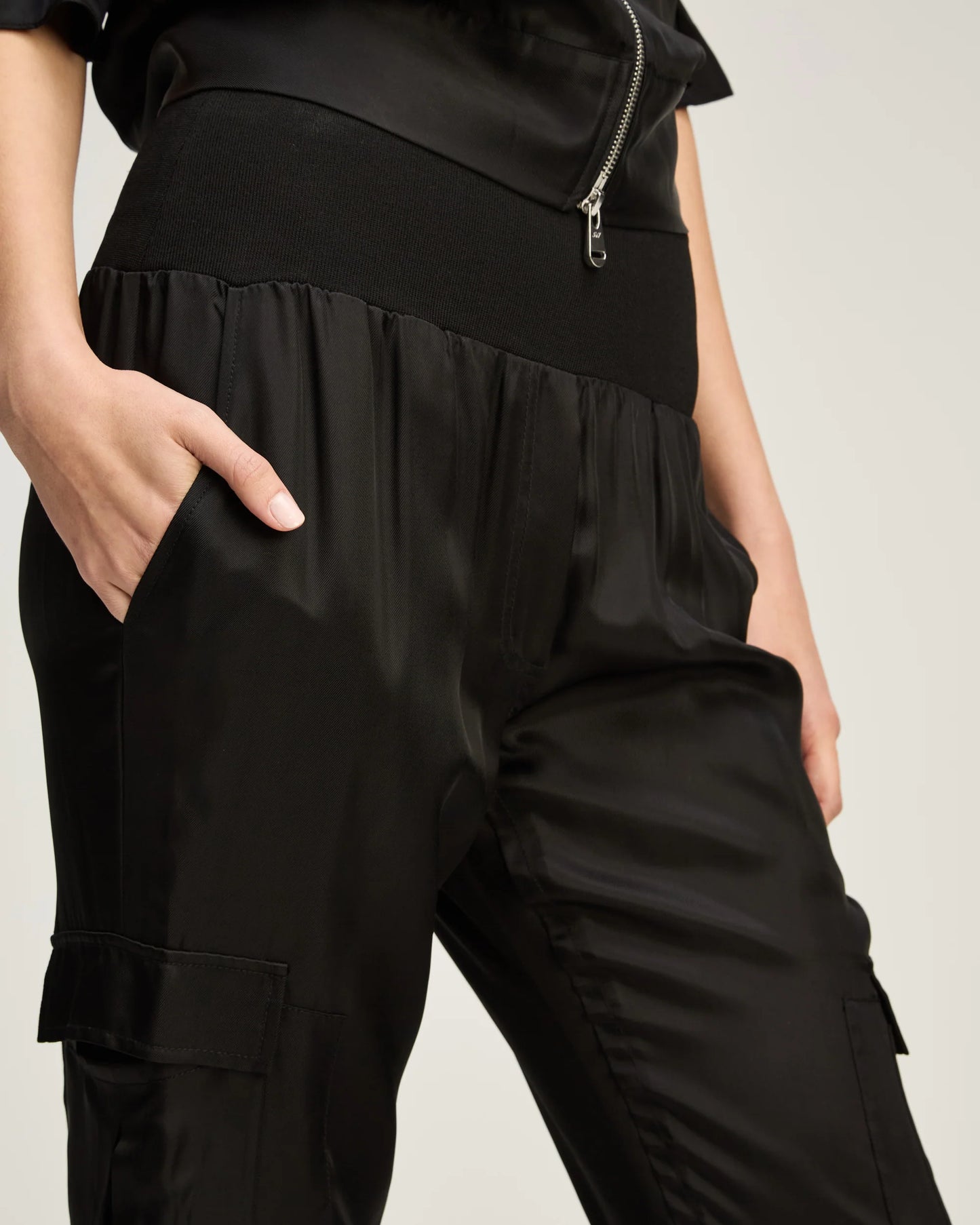 Cinq a Sept Ruffle Sleeve Jacket and Giles Cargo Joggers size XXS