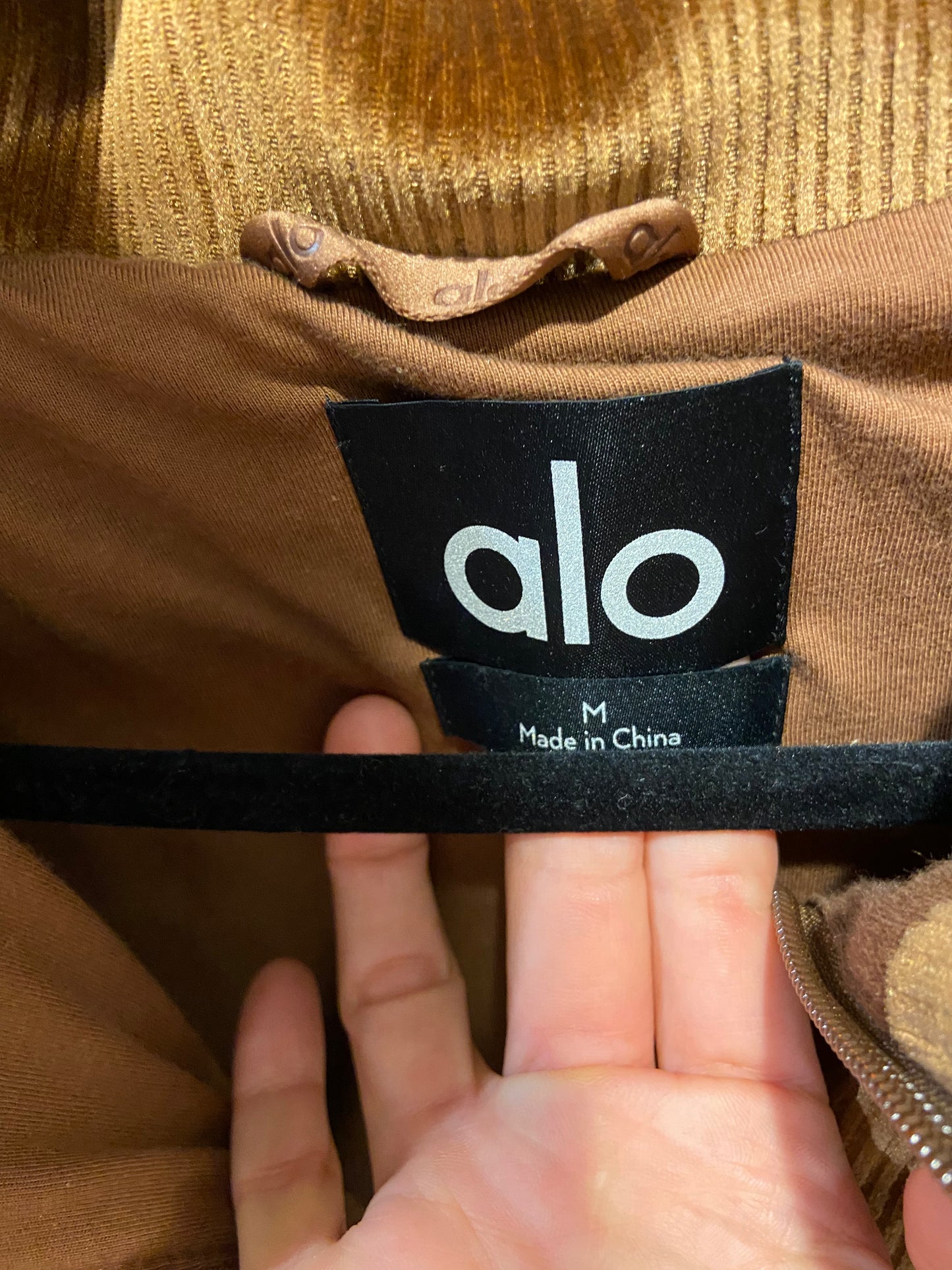 Alo Ribbed Velour Gold Rush Puffer Jacket size M