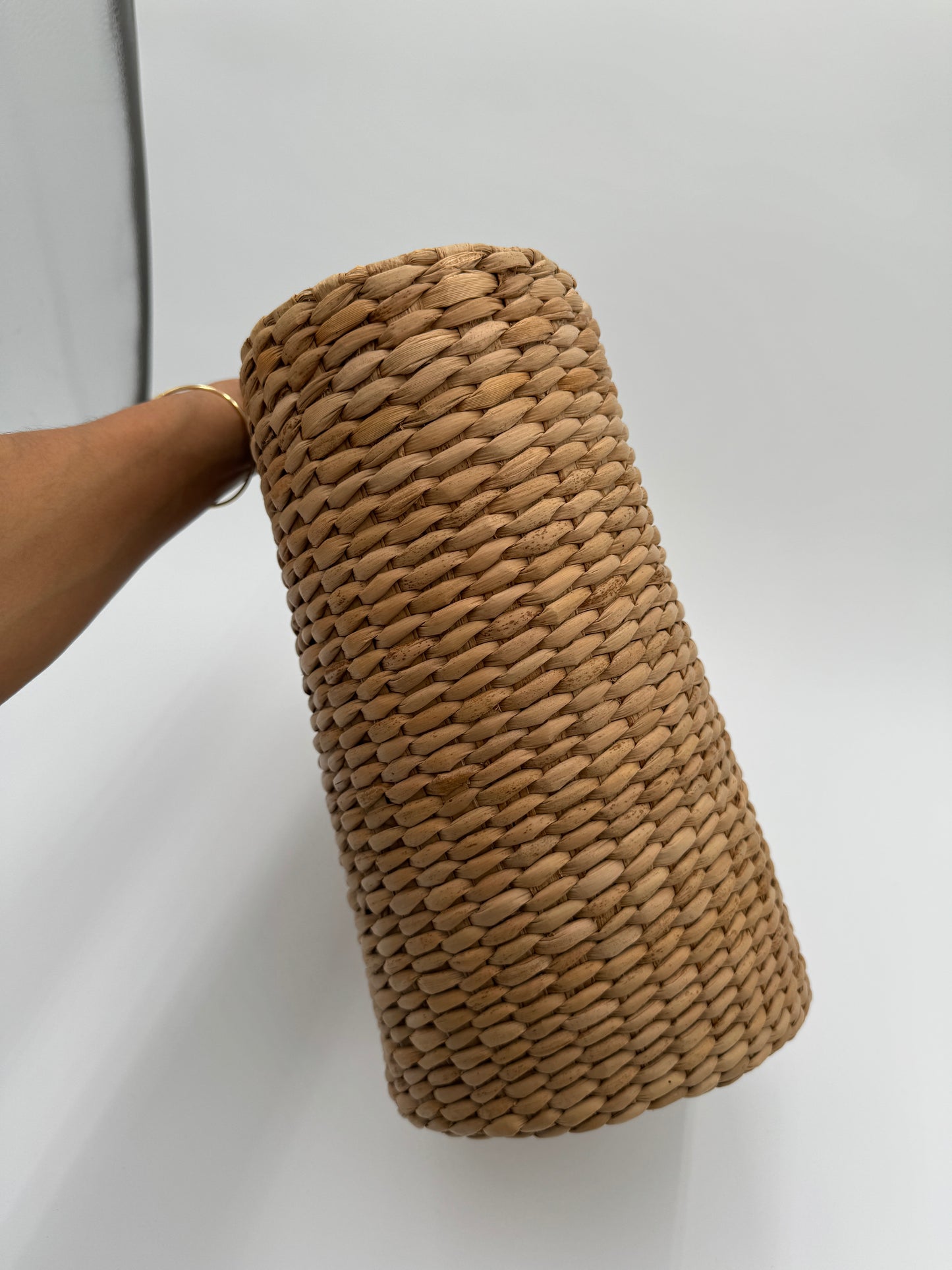ARANAZ Pebble Raffia Tote