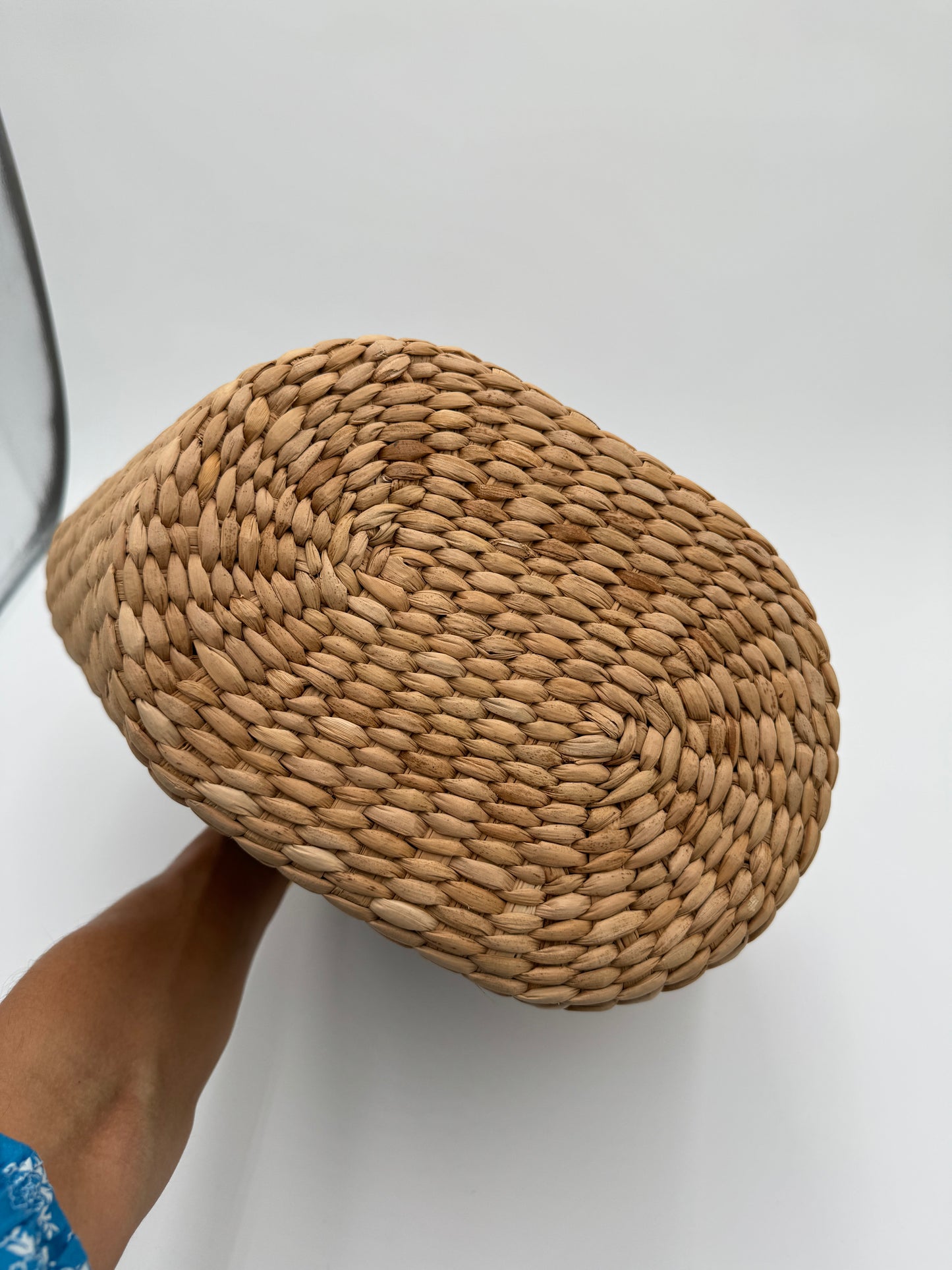 ARANAZ Pebble Raffia Tote