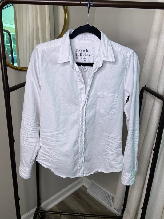 Frank and Eileen Barry Shirt size S