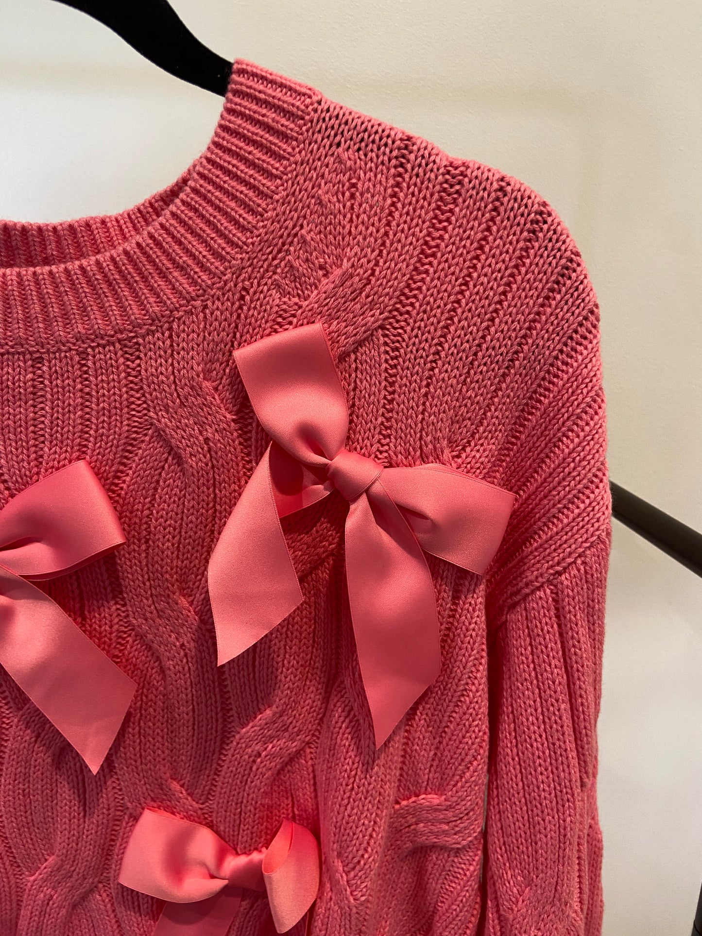 Alice + Olivia Beau Bow-Embellished Cable-Knit Sweater size L