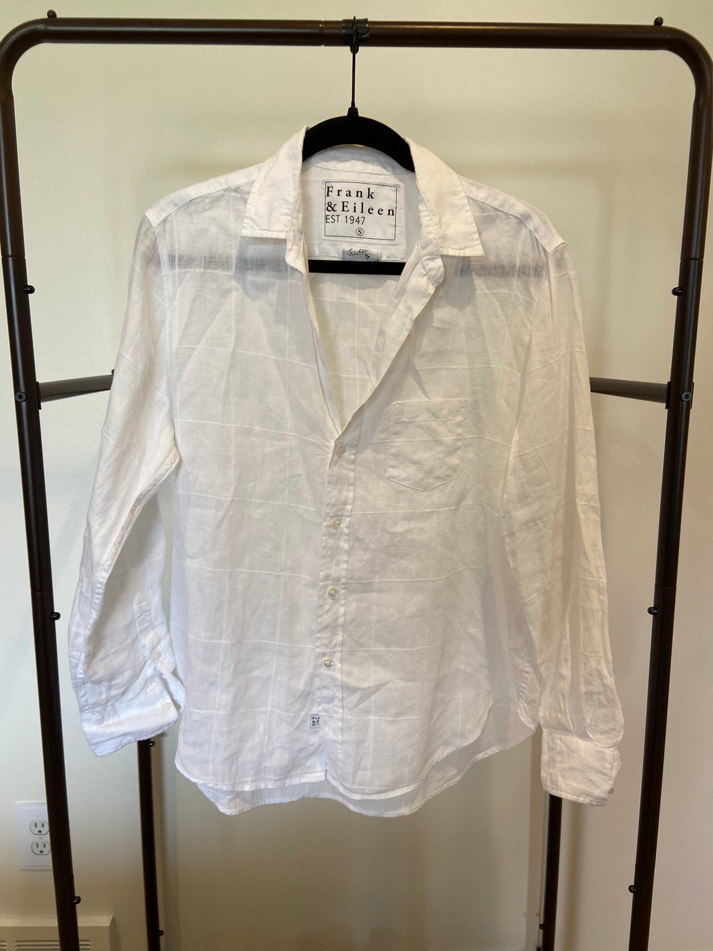 Frank and Eileen Eileen Woven Button Up in White Textured Windowpane size S