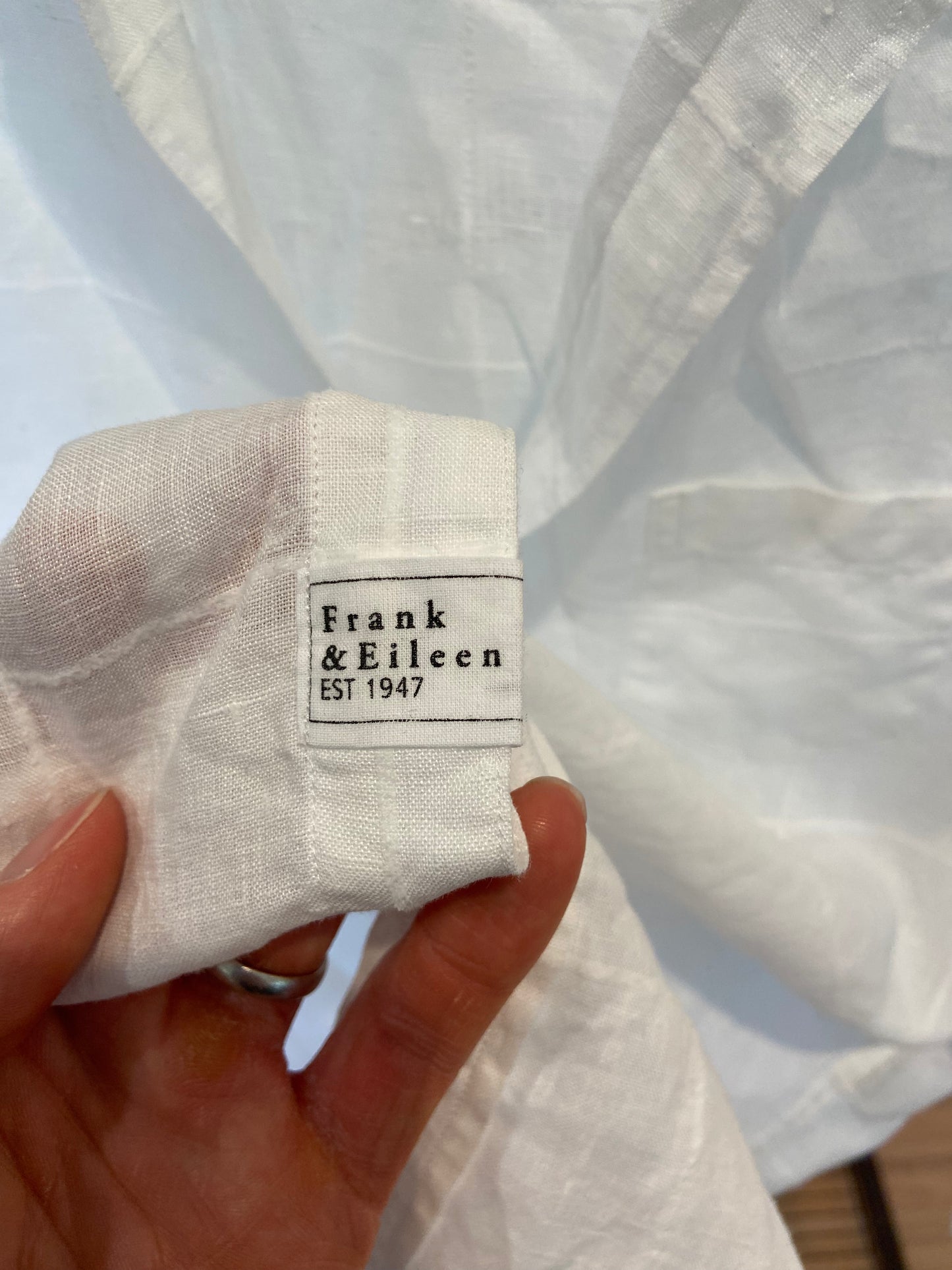 Frank and Eileen Eileen Woven Button Up in White Textured Windowpane size S
