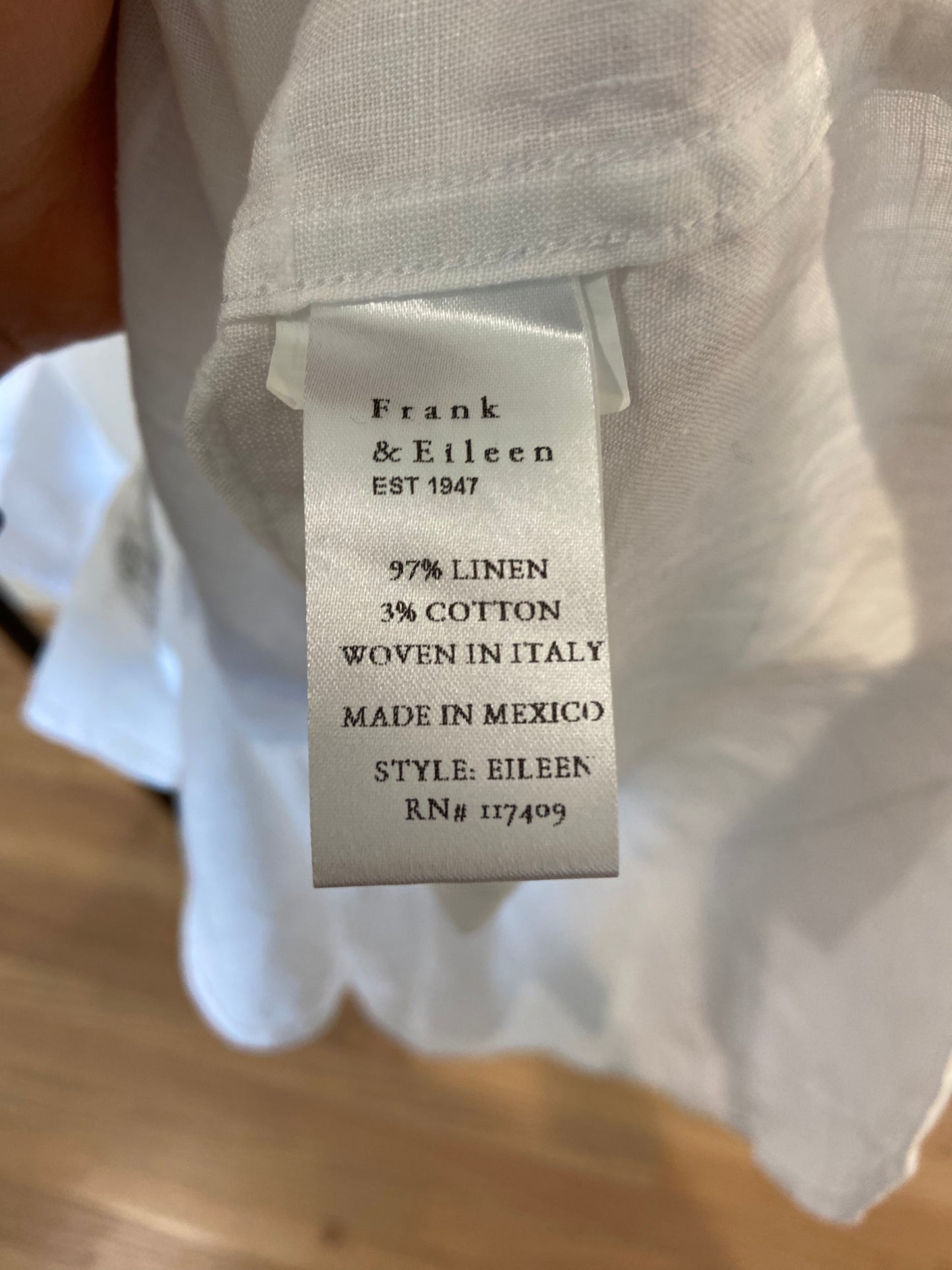 Frank and Eileen Eileen Woven Button Up in White Textured Windowpane size S
