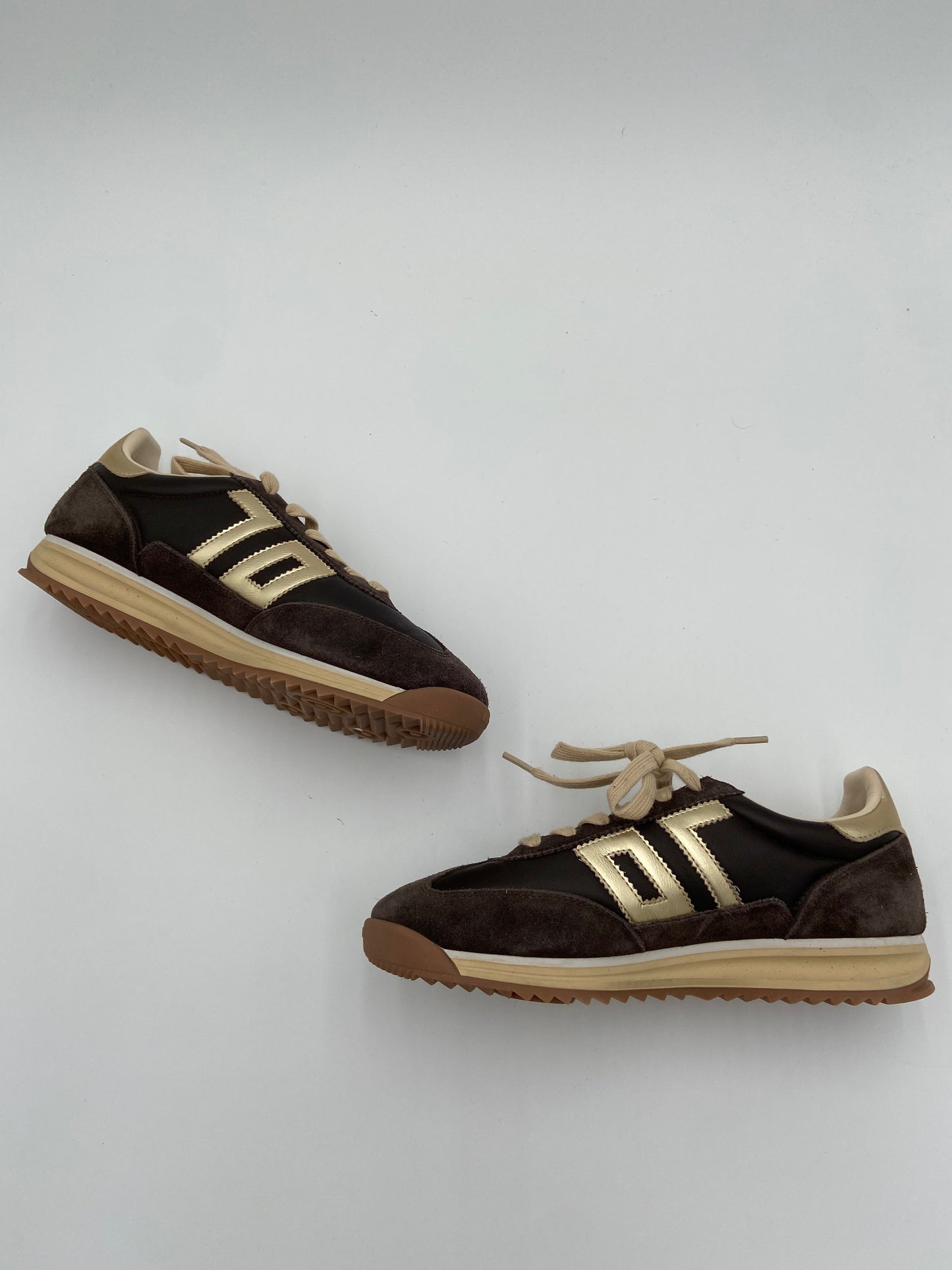 Back70 Jogger N in Coffee Gold Sneakers size 39