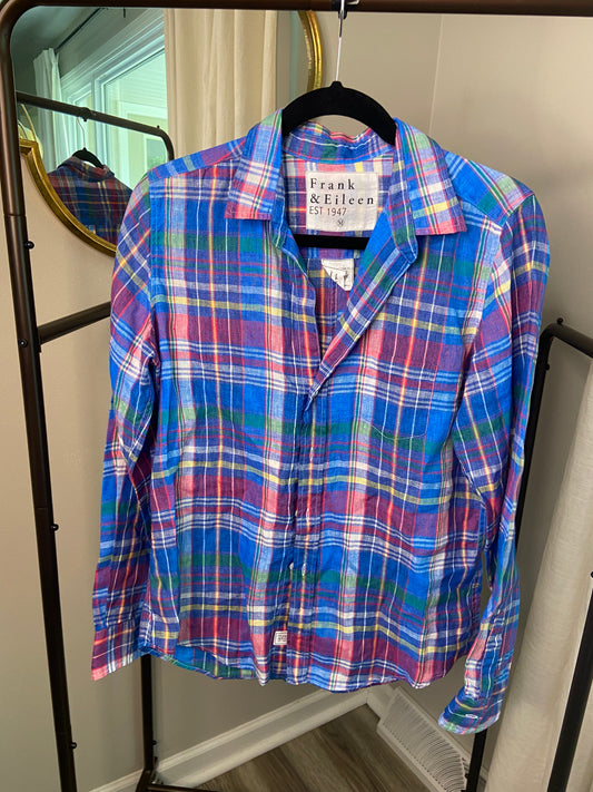 Frank and Eileen Barry Shirt size M