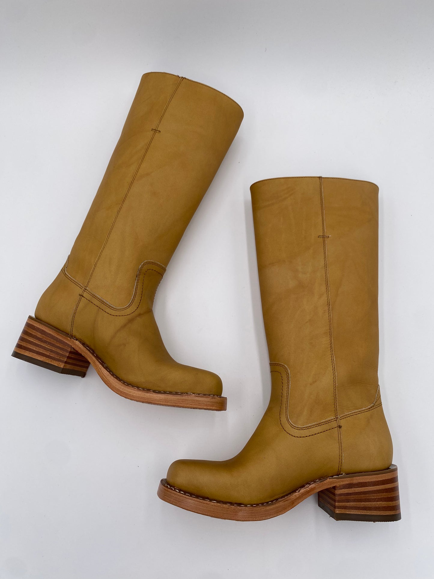 Frye Campus 14L Banana Boots size 6.5