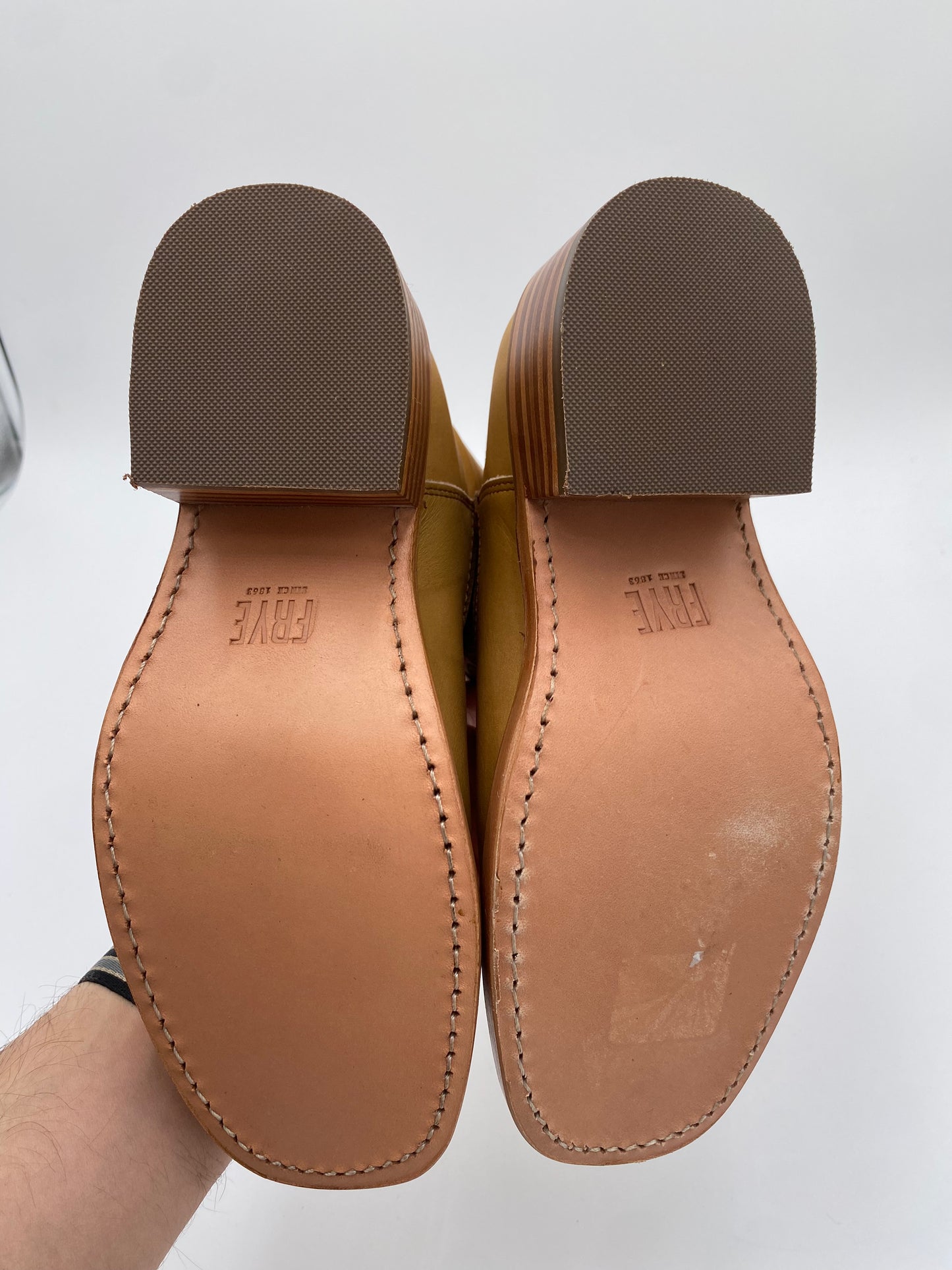 Frye Campus 14L Banana Boots size 6