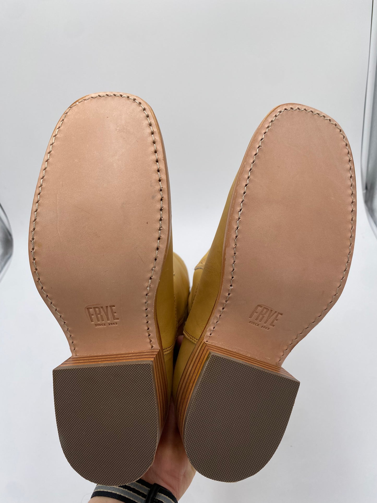Frye Campus 14L Banana Boots size 7.5