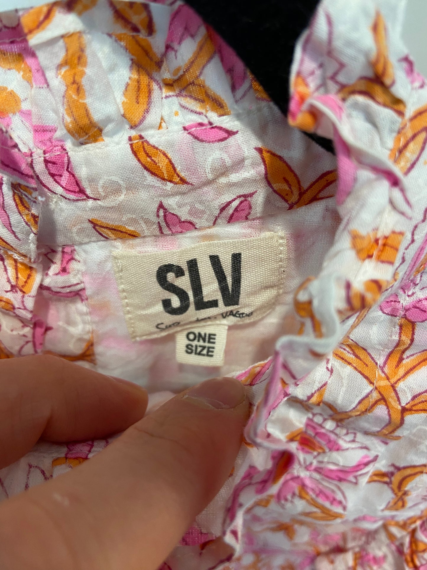 SLV Ruffle Blouse size One Size