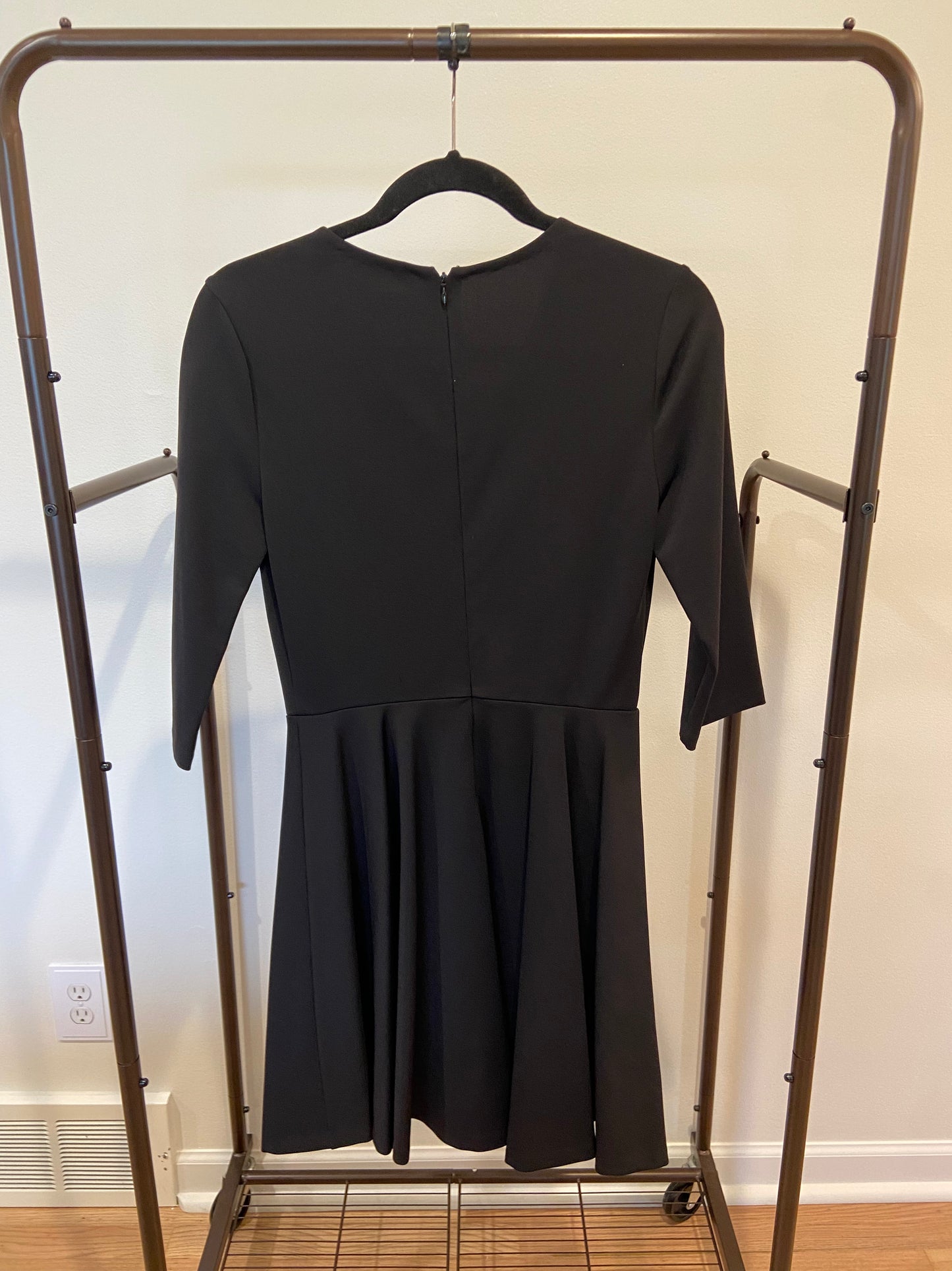 Diane von Furstenberg Jeannie V-Neck Dress size 4