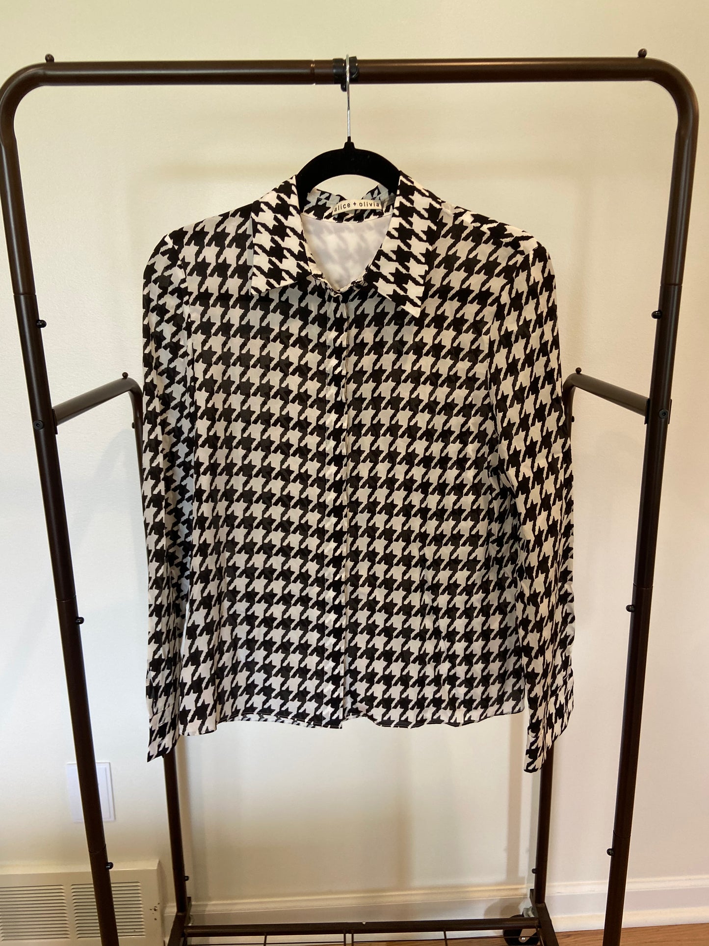 Alice + Olivia Silk Houndstooth Blouse with matching Renna Skirt size M/4